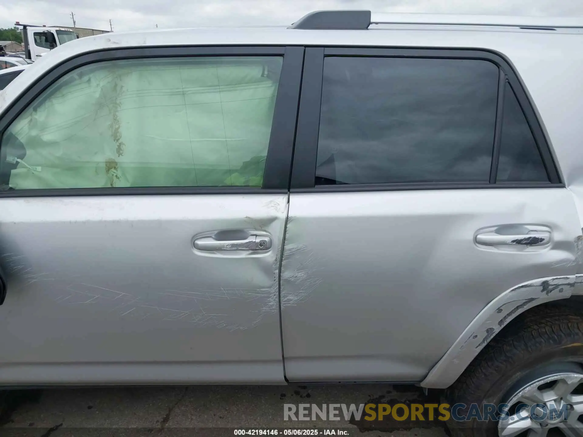 13 Photograph of a damaged car JTEMU5JR3P6147061 TOYOTA 4RUNNER 2023