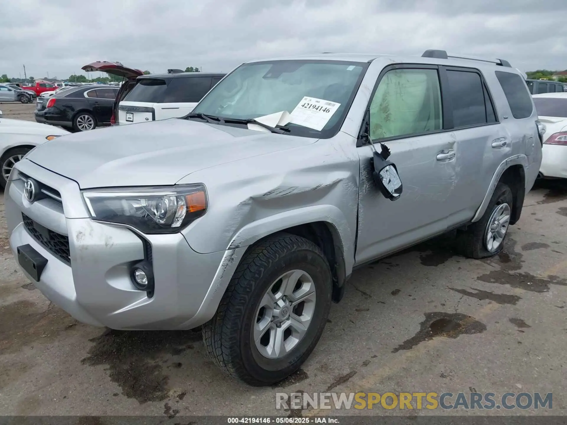 2 Photograph of a damaged car JTEMU5JR3P6147061 TOYOTA 4RUNNER 2023