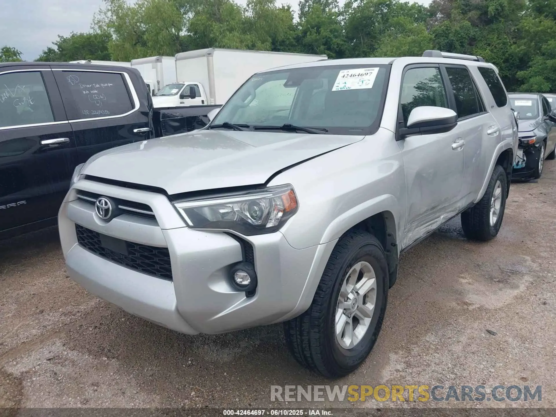 2 Photograph of a damaged car JTEMU5JR3P6158092 TOYOTA 4RUNNER 2023