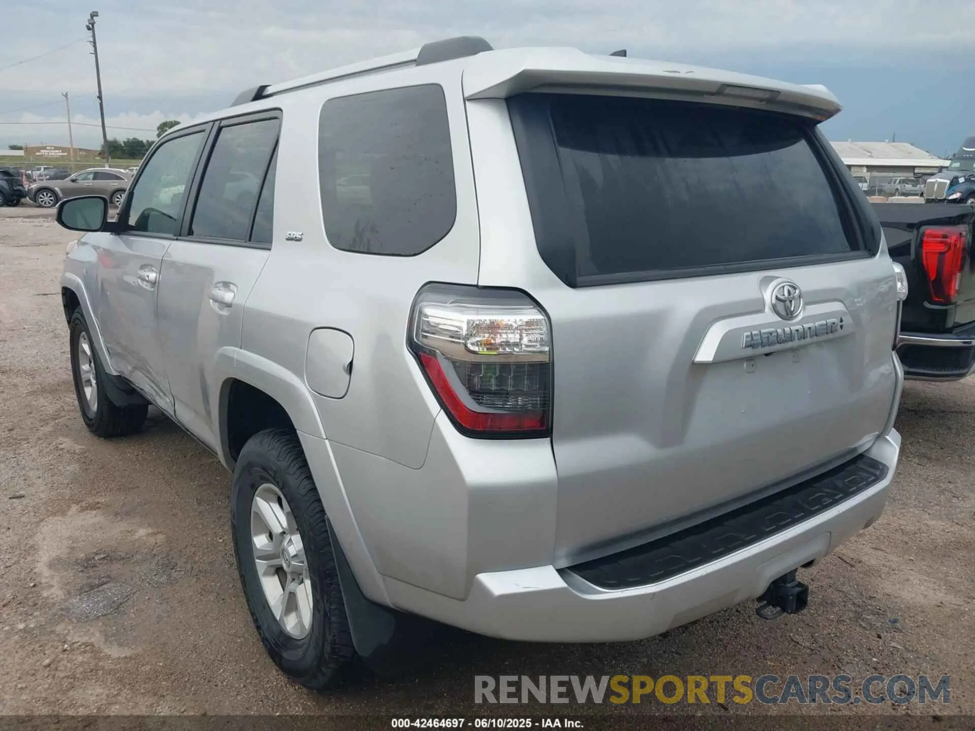 3 Photograph of a damaged car JTEMU5JR3P6158092 TOYOTA 4RUNNER 2023