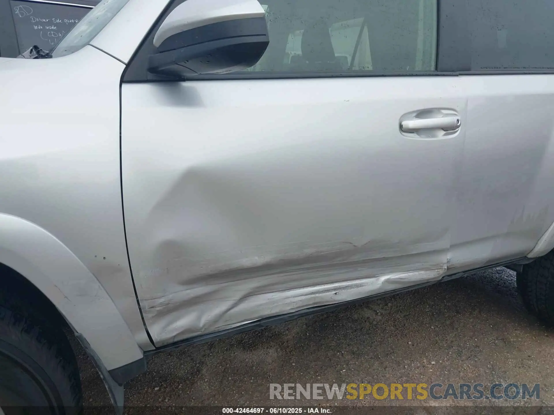 6 Photograph of a damaged car JTEMU5JR3P6158092 TOYOTA 4RUNNER 2023