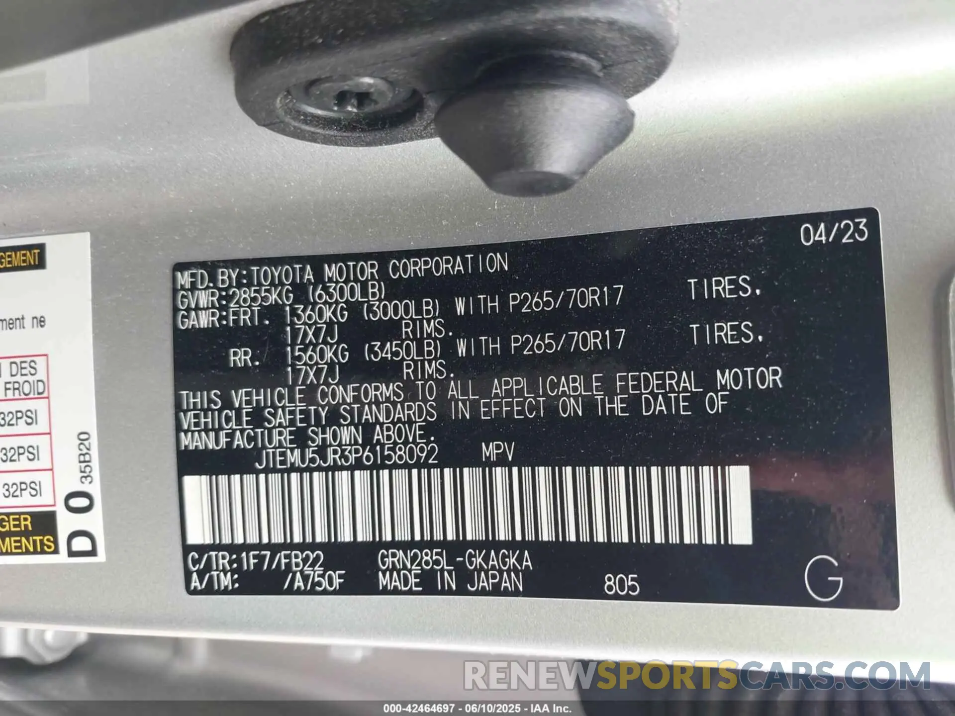 9 Photograph of a damaged car JTEMU5JR3P6158092 TOYOTA 4RUNNER 2023