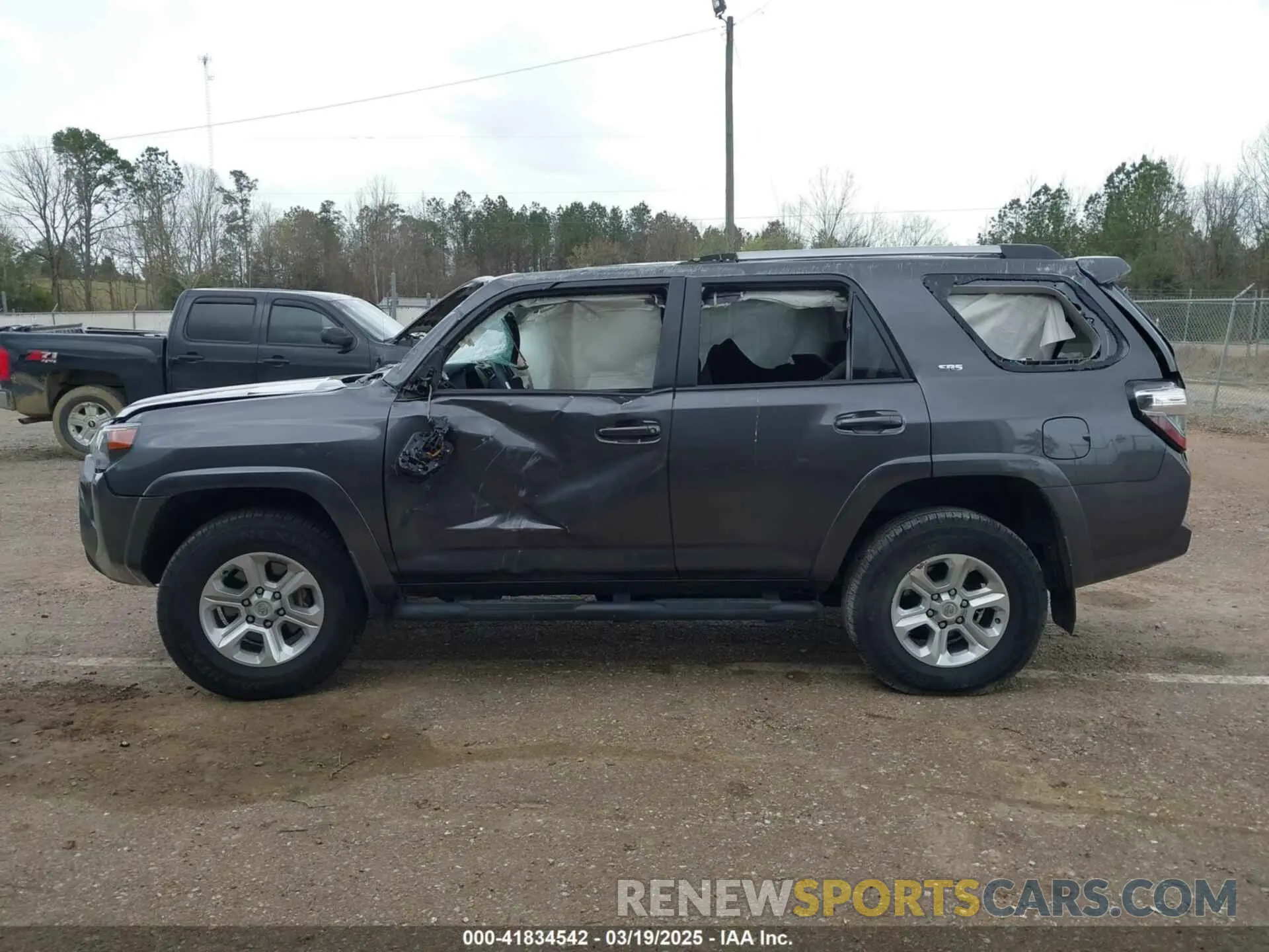14 Photograph of a damaged car JTEMU5JR5P6111291 TOYOTA 4RUNNER 2023