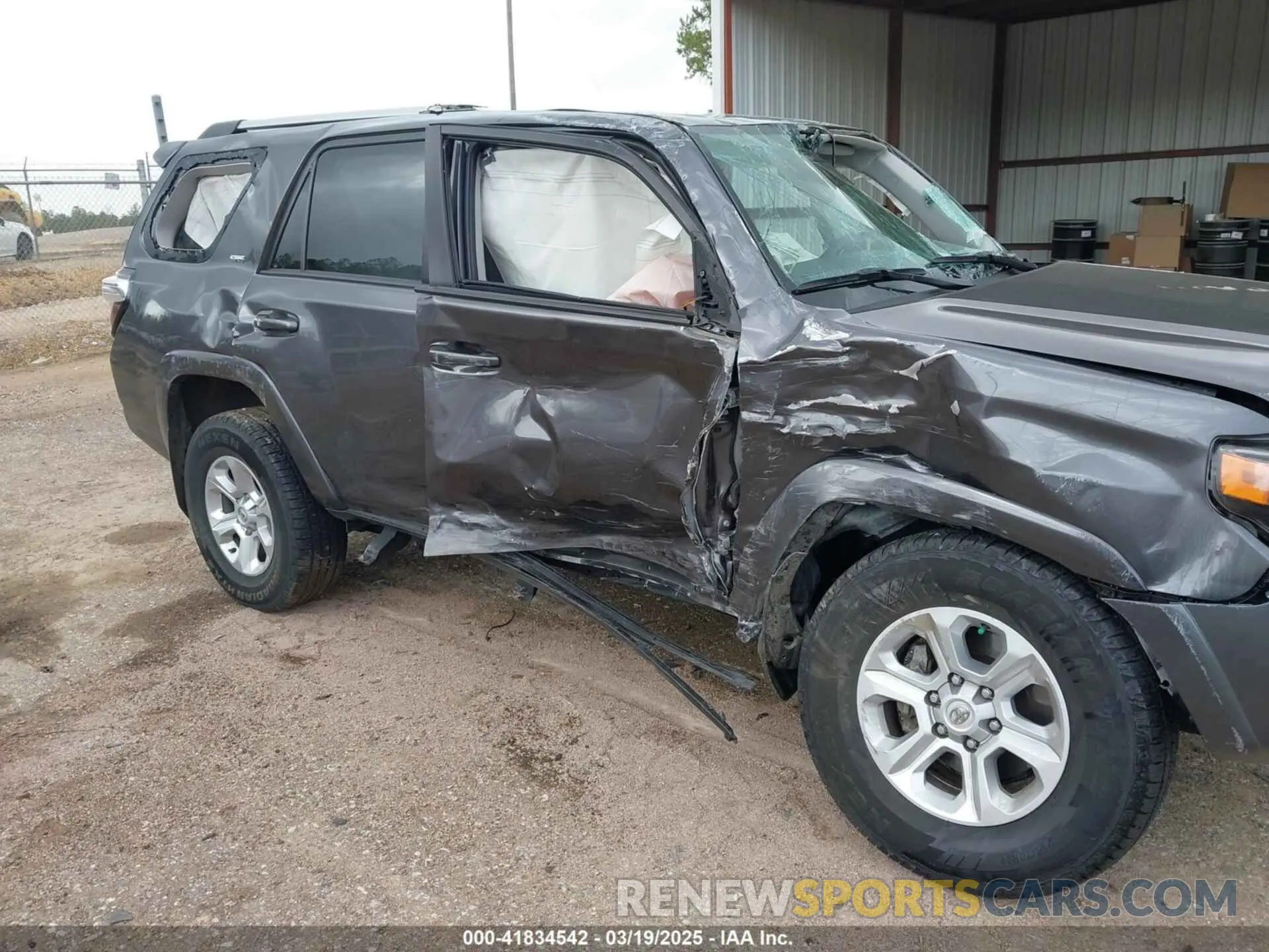 17 Photograph of a damaged car JTEMU5JR5P6111291 TOYOTA 4RUNNER 2023