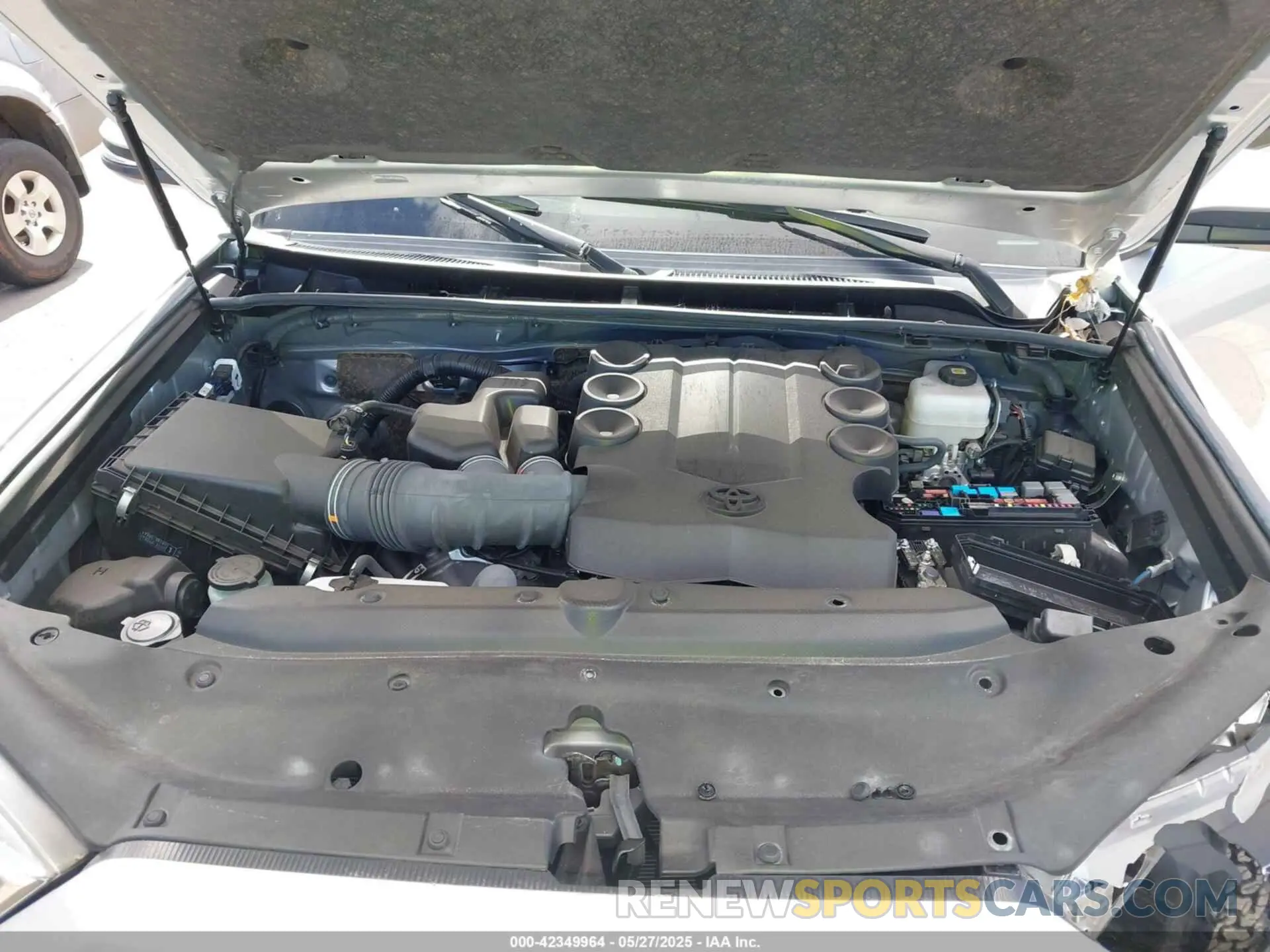 10 Photograph of a damaged car JTENU5JR0P6092072 TOYOTA 4RUNNER 2023