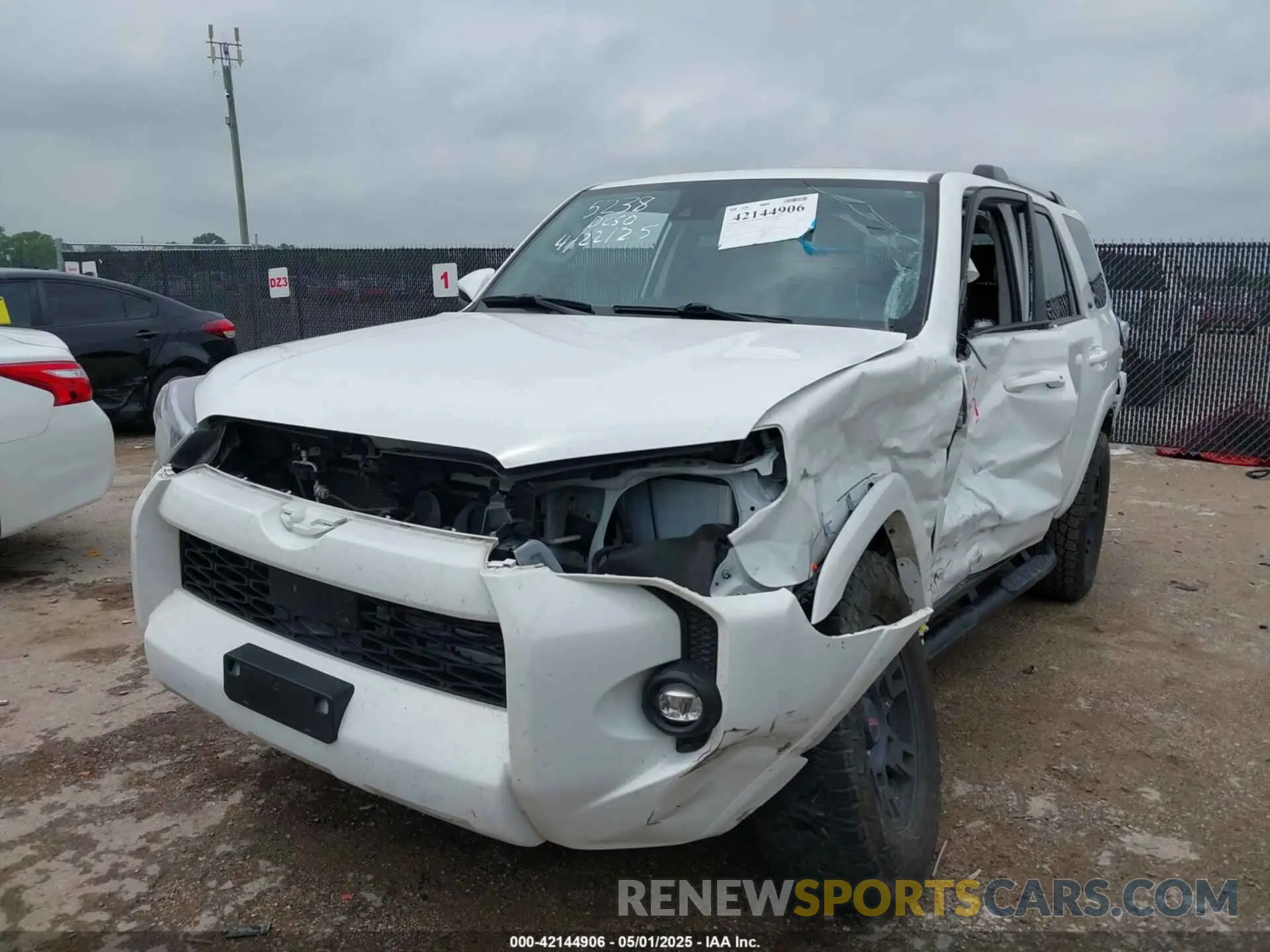 2 Photograph of a damaged car JTENU5JR2P6126481 TOYOTA 4RUNNER 2023