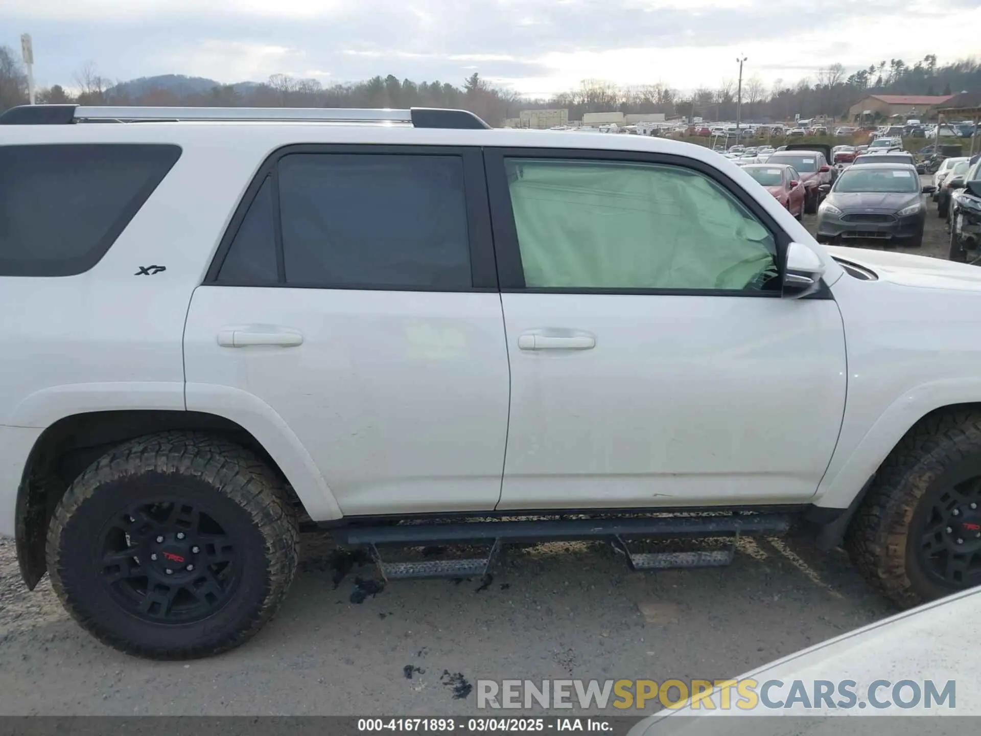 12 Photograph of a damaged car JTENU5JR5P6207197 TOYOTA 4RUNNER 2023