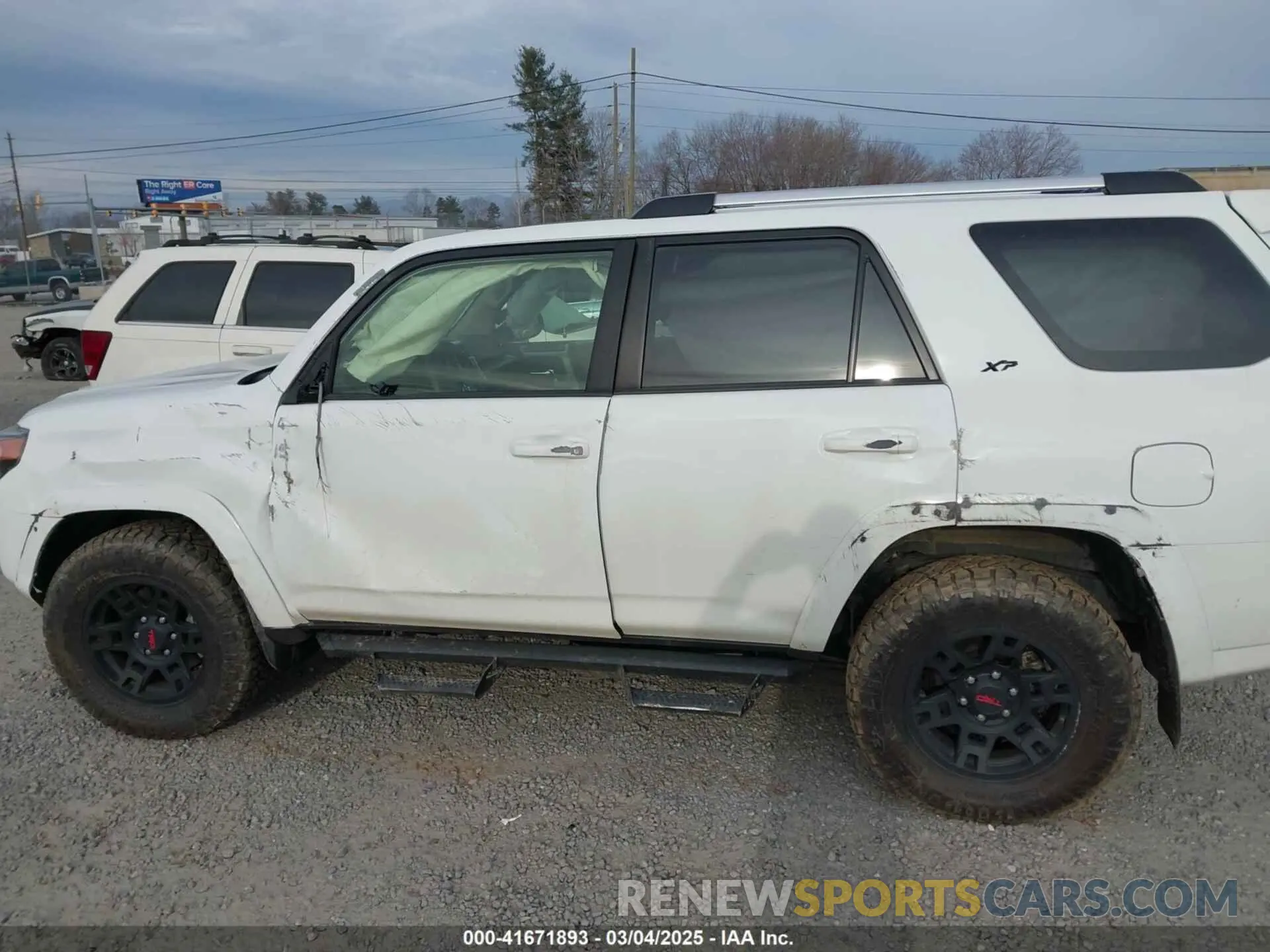 13 Photograph of a damaged car JTENU5JR5P6207197 TOYOTA 4RUNNER 2023