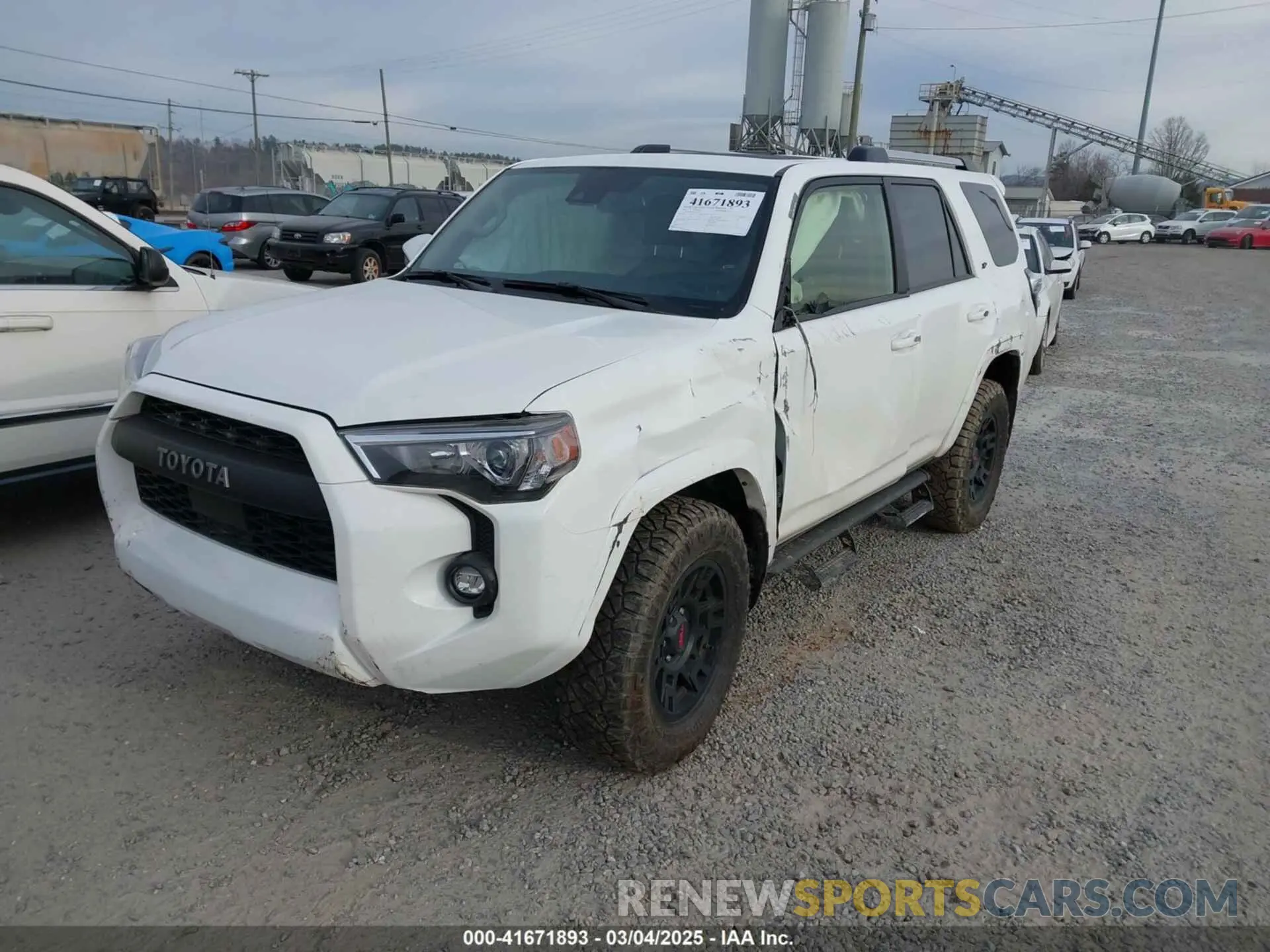2 Photograph of a damaged car JTENU5JR5P6207197 TOYOTA 4RUNNER 2023