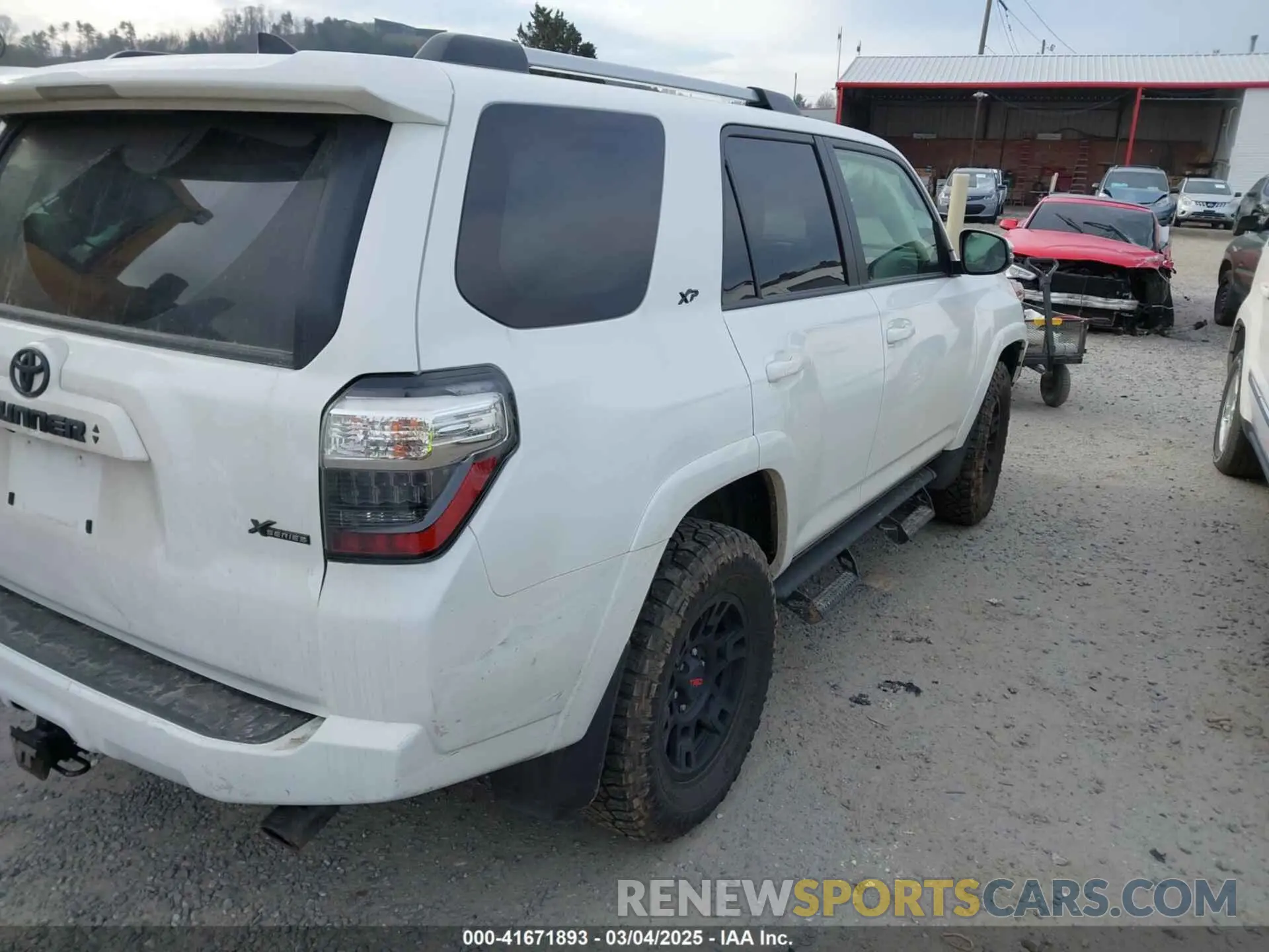 4 Photograph of a damaged car JTENU5JR5P6207197 TOYOTA 4RUNNER 2023