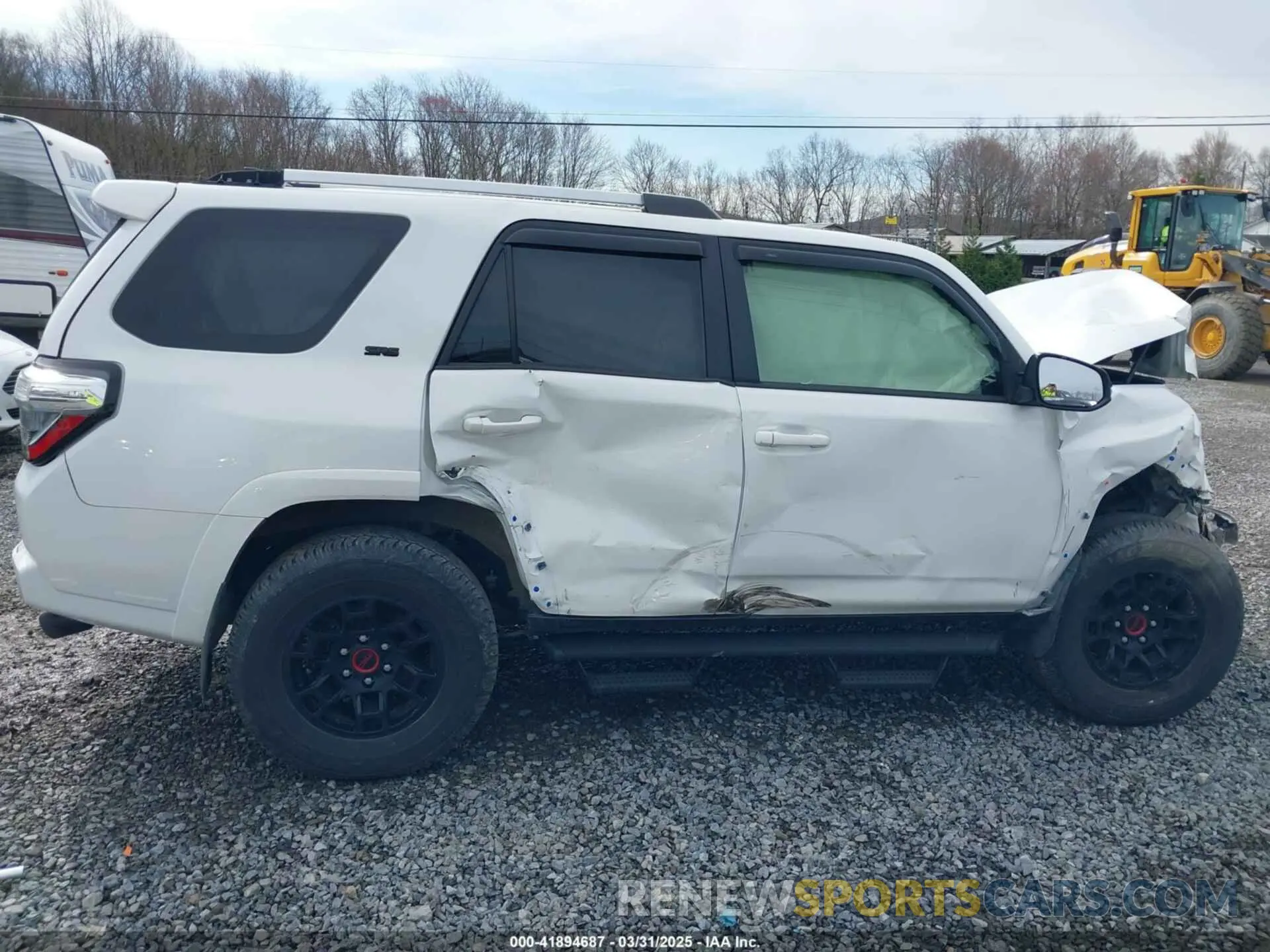 14 Photograph of a damaged car JTENU5JRXP6127409 TOYOTA 4RUNNER 2023