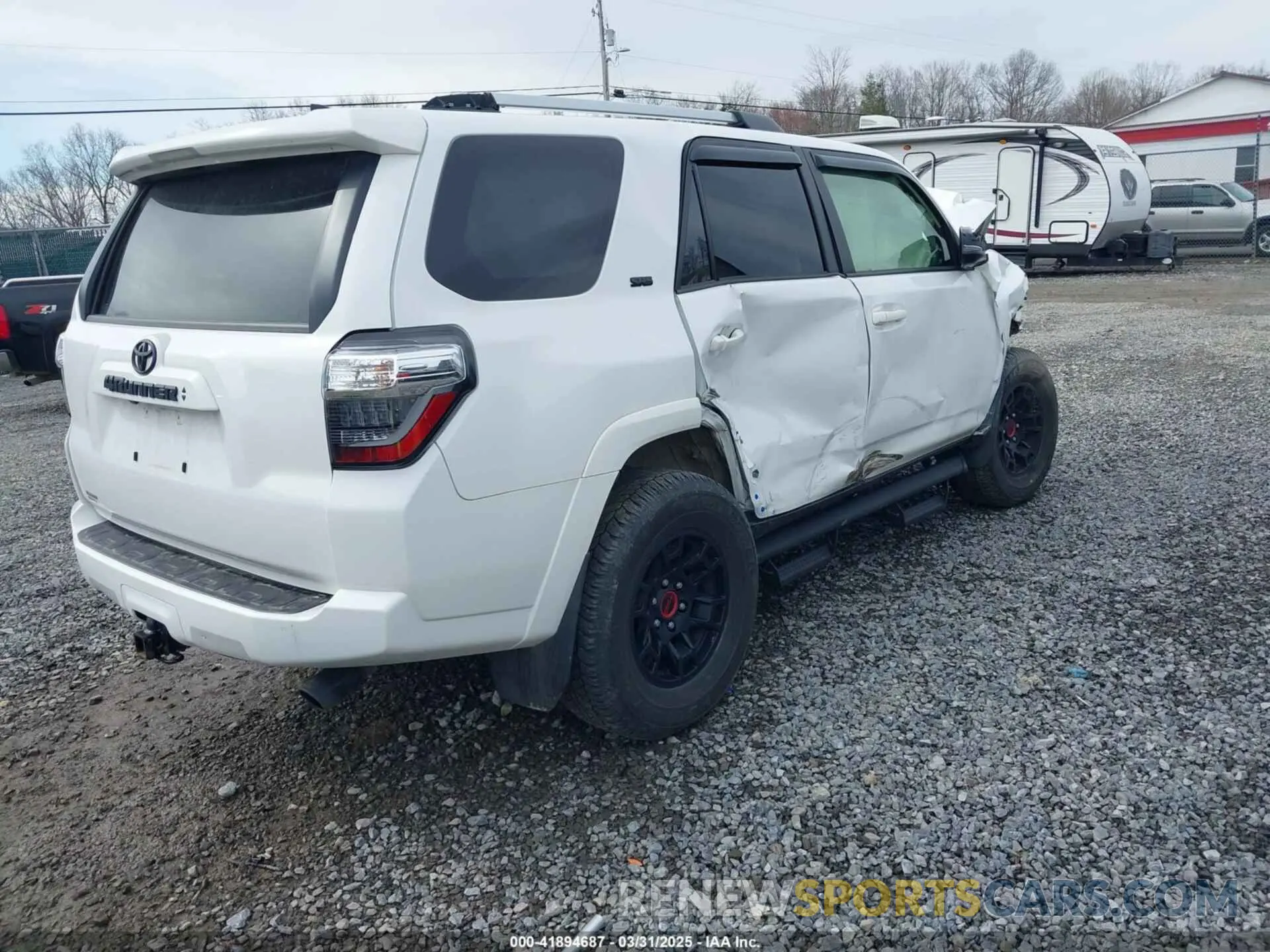 4 Photograph of a damaged car JTENU5JRXP6127409 TOYOTA 4RUNNER 2023