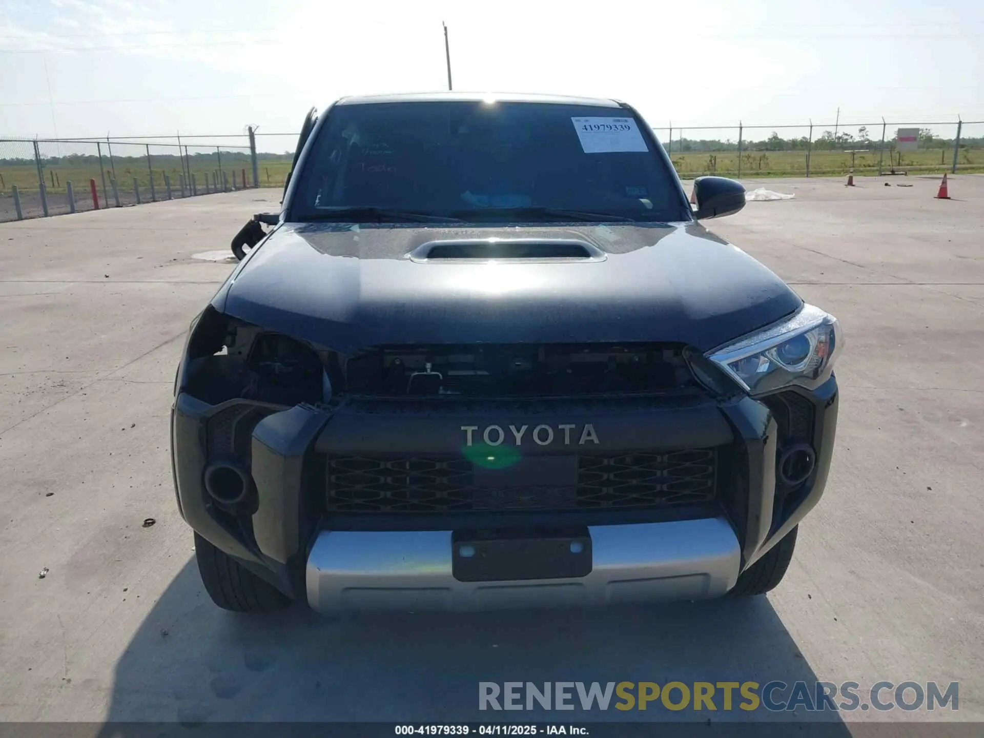 12 Photograph of a damaged car JTEPU5JR0P6122356 TOYOTA 4RUNNER 2023