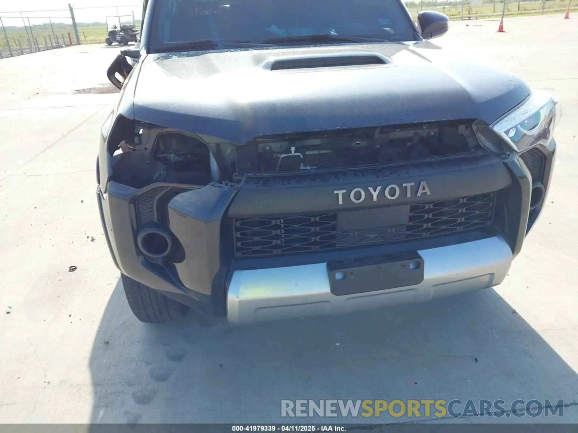17 Photograph of a damaged car JTEPU5JR0P6122356 TOYOTA 4RUNNER 2023