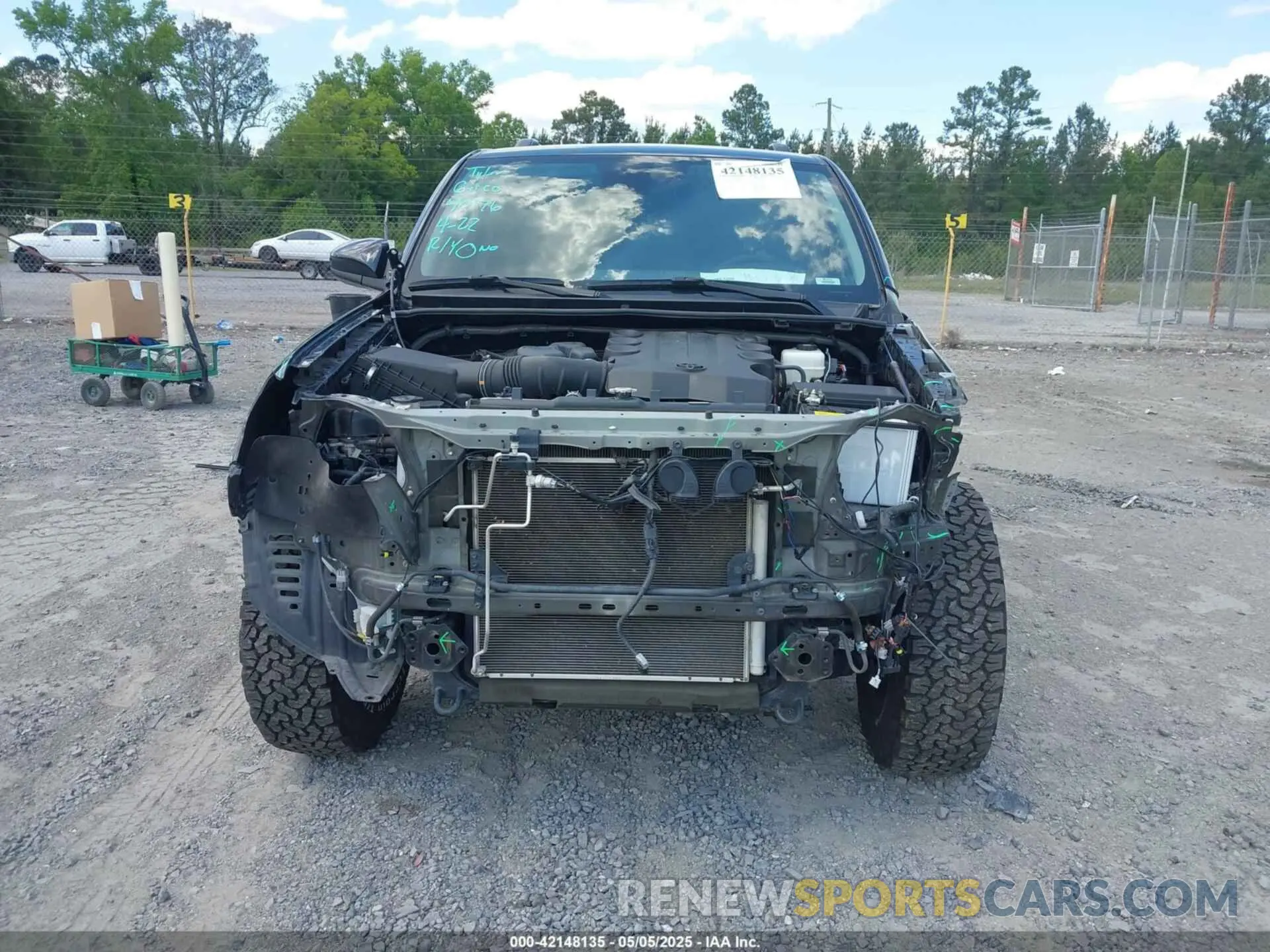 13 Photograph of a damaged car JTEPU5JR2P6100441 TOYOTA 4RUNNER 2023