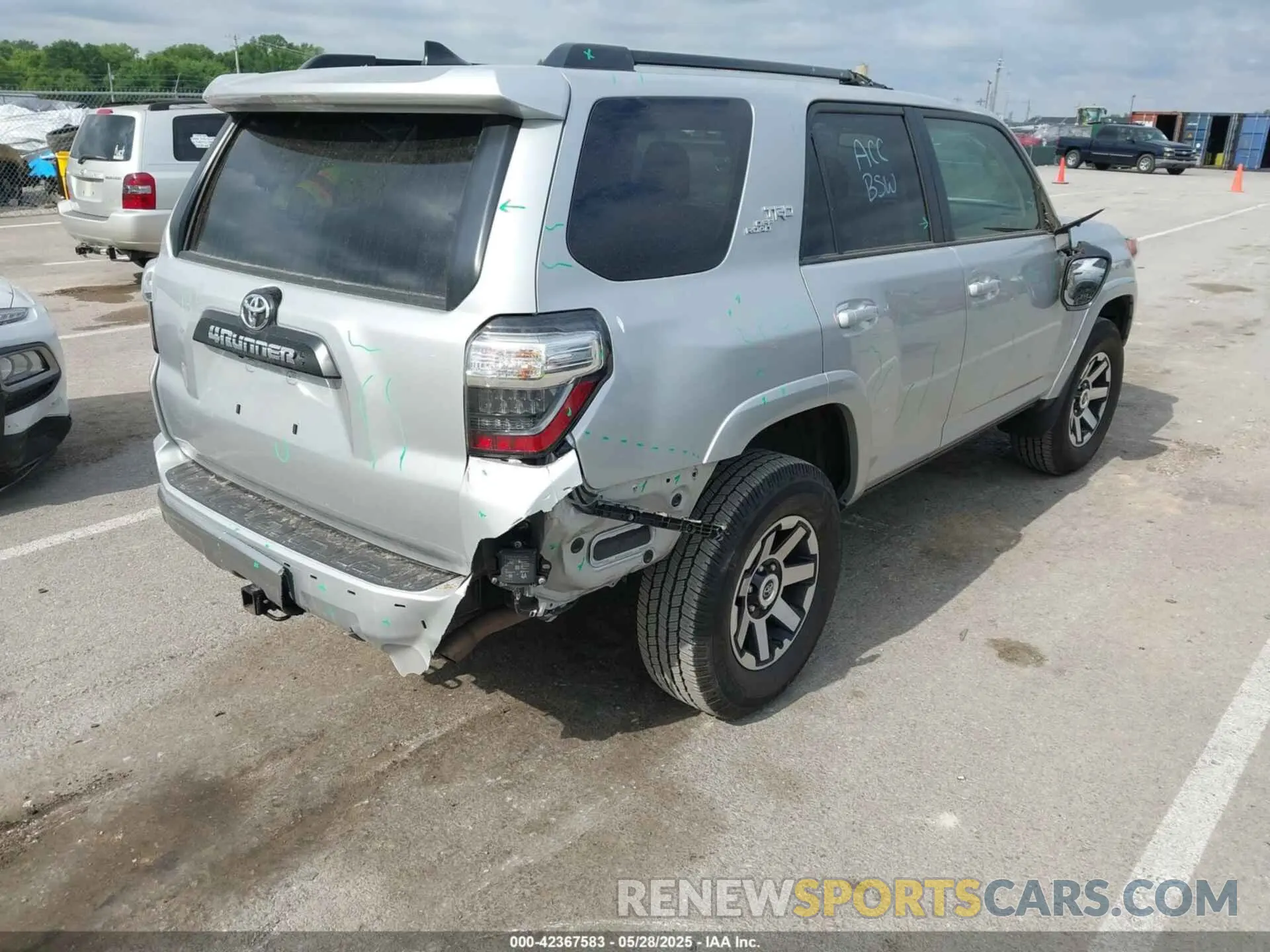 4 Photograph of a damaged car JTEPU5JR5P6123406 TOYOTA 4RUNNER 2023