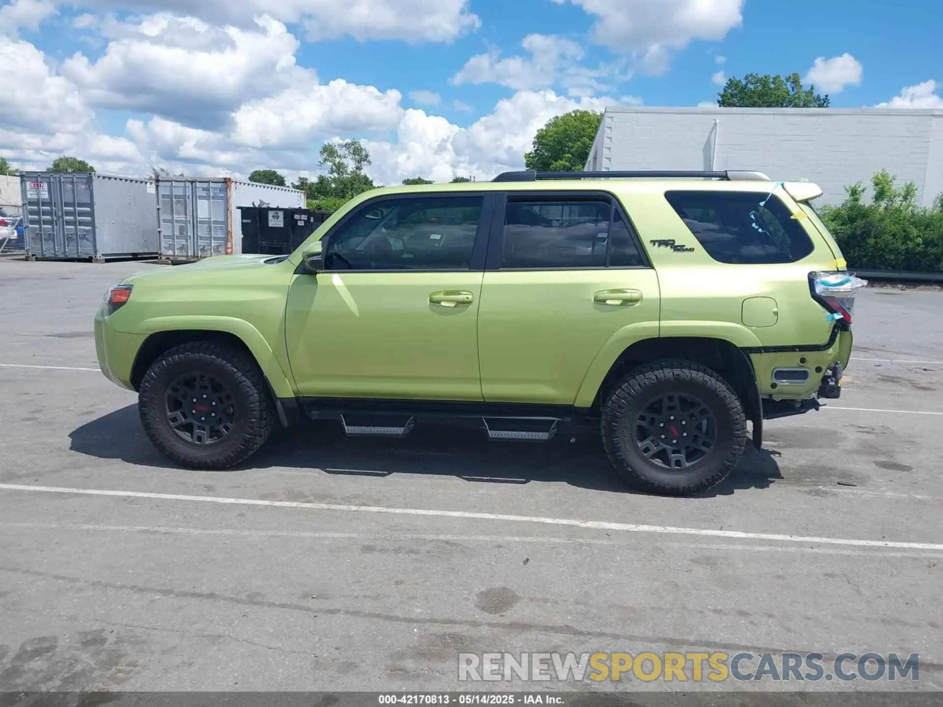 15 Photograph of a damaged car JTERU5JR0P6096303 TOYOTA 4RUNNER 2023