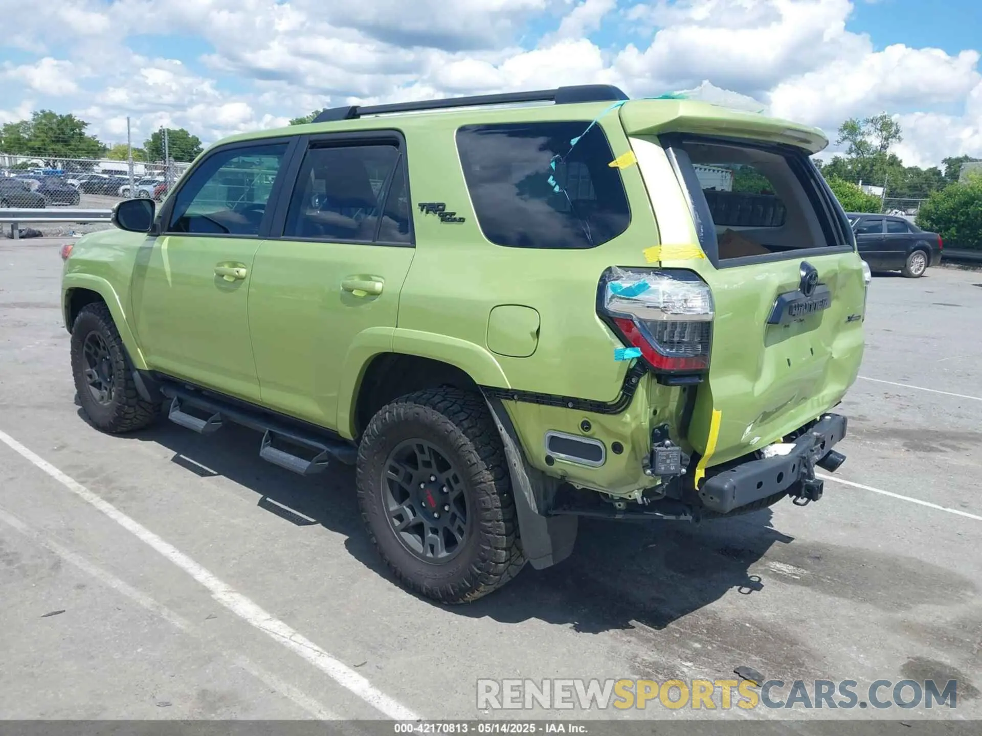 3 Photograph of a damaged car JTERU5JR0P6096303 TOYOTA 4RUNNER 2023