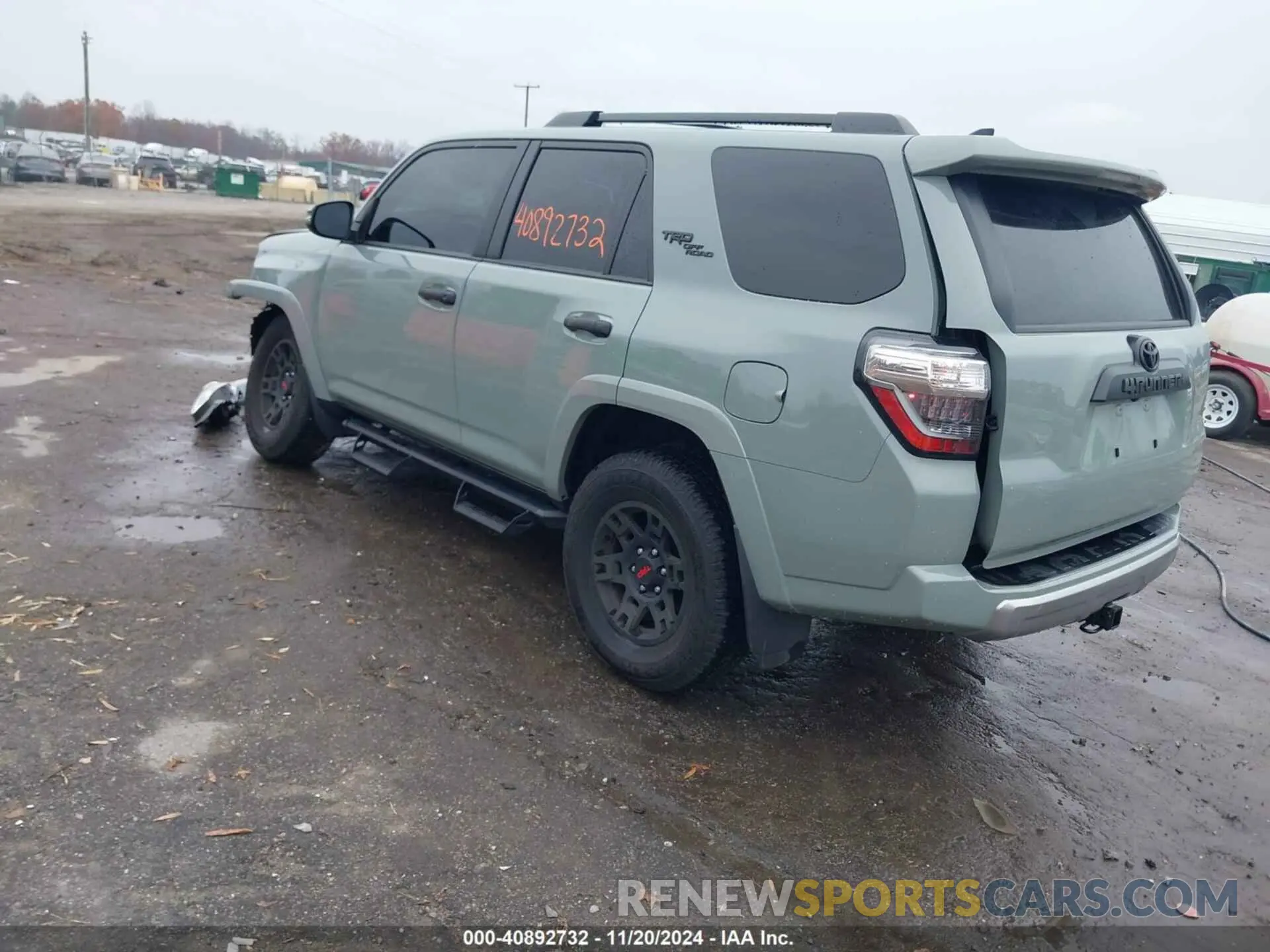 3 Photograph of a damaged car JTERU5JR0P6209571 TOYOTA 4RUNNER 2023