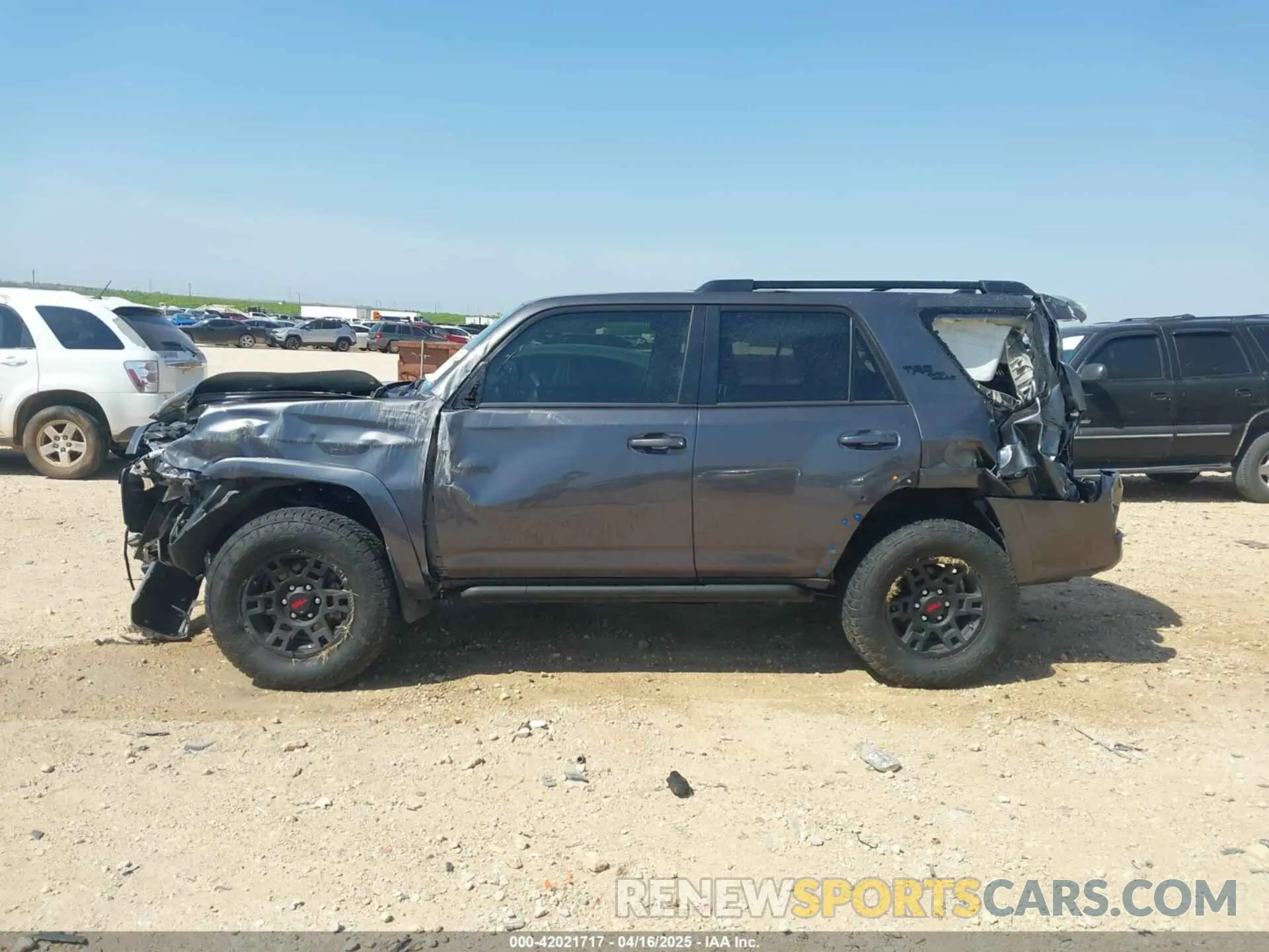 14 Photograph of a damaged car JTERU5JR1P6202743 TOYOTA 4RUNNER 2023
