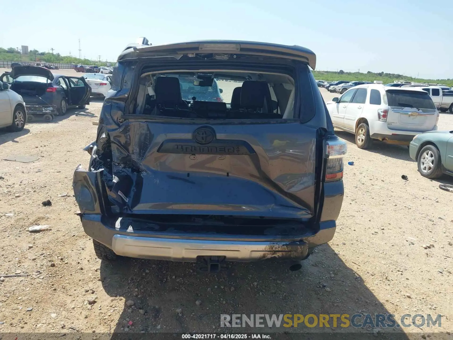 16 Photograph of a damaged car JTERU5JR1P6202743 TOYOTA 4RUNNER 2023