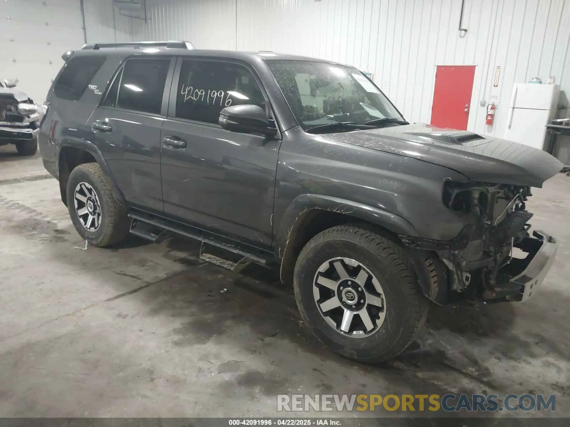 1 Photograph of a damaged car JTERU5JR4P6194394 TOYOTA 4RUNNER 2023