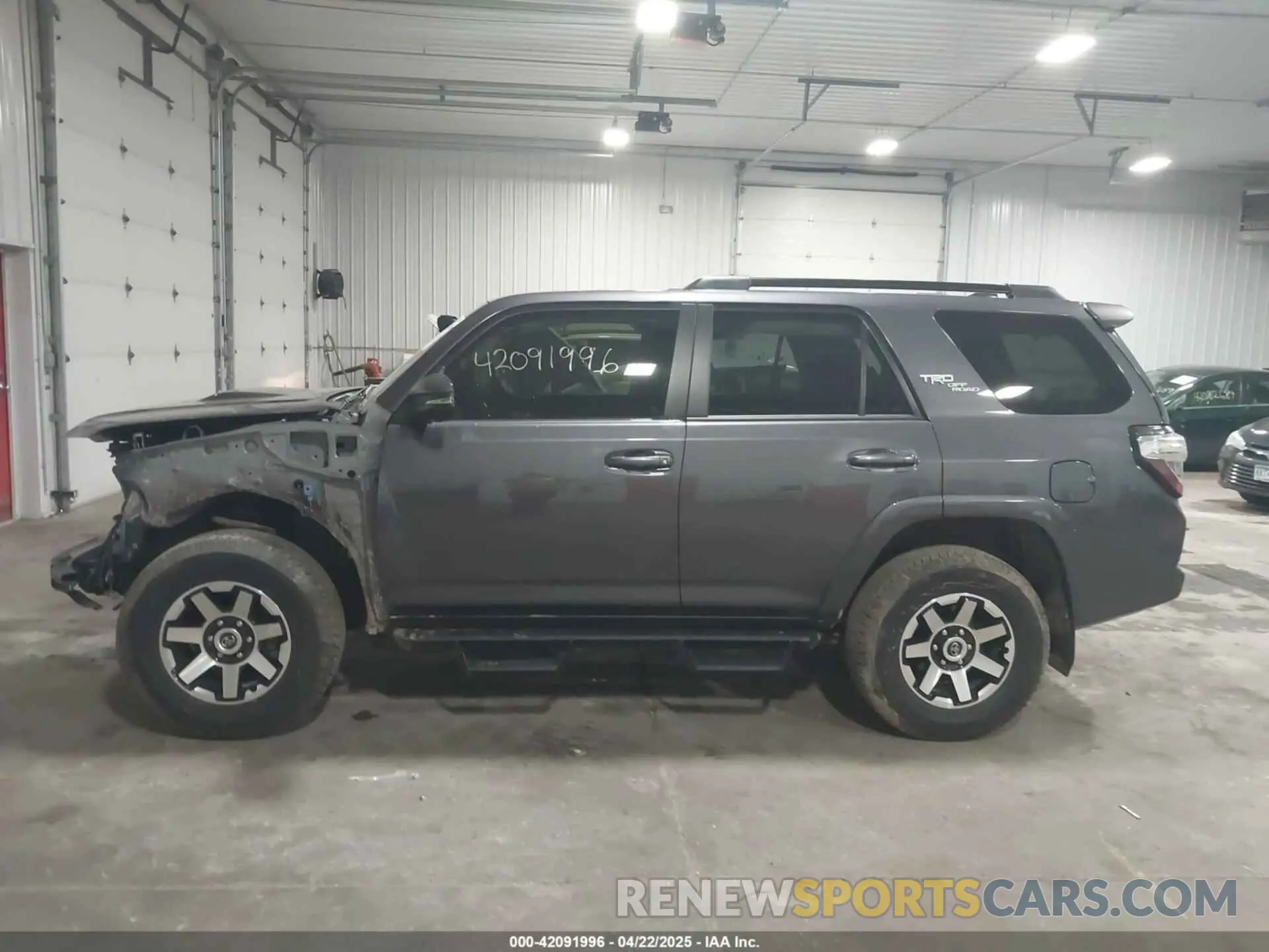 15 Photograph of a damaged car JTERU5JR4P6194394 TOYOTA 4RUNNER 2023