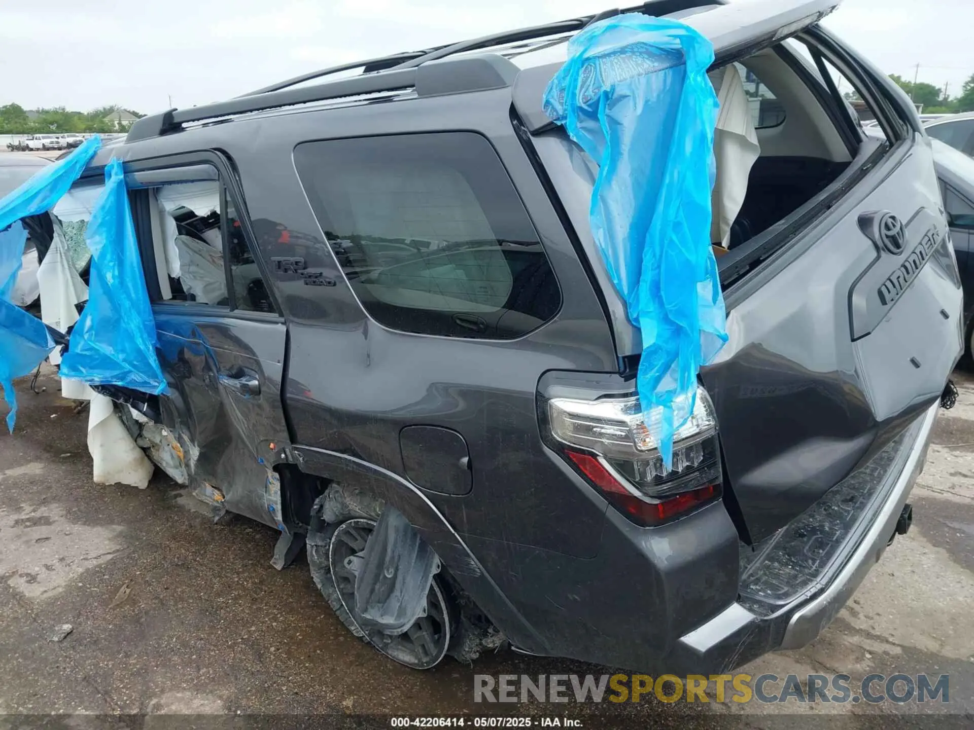 3 Photograph of a damaged car JTERU5JR5P6160741 TOYOTA 4RUNNER 2023