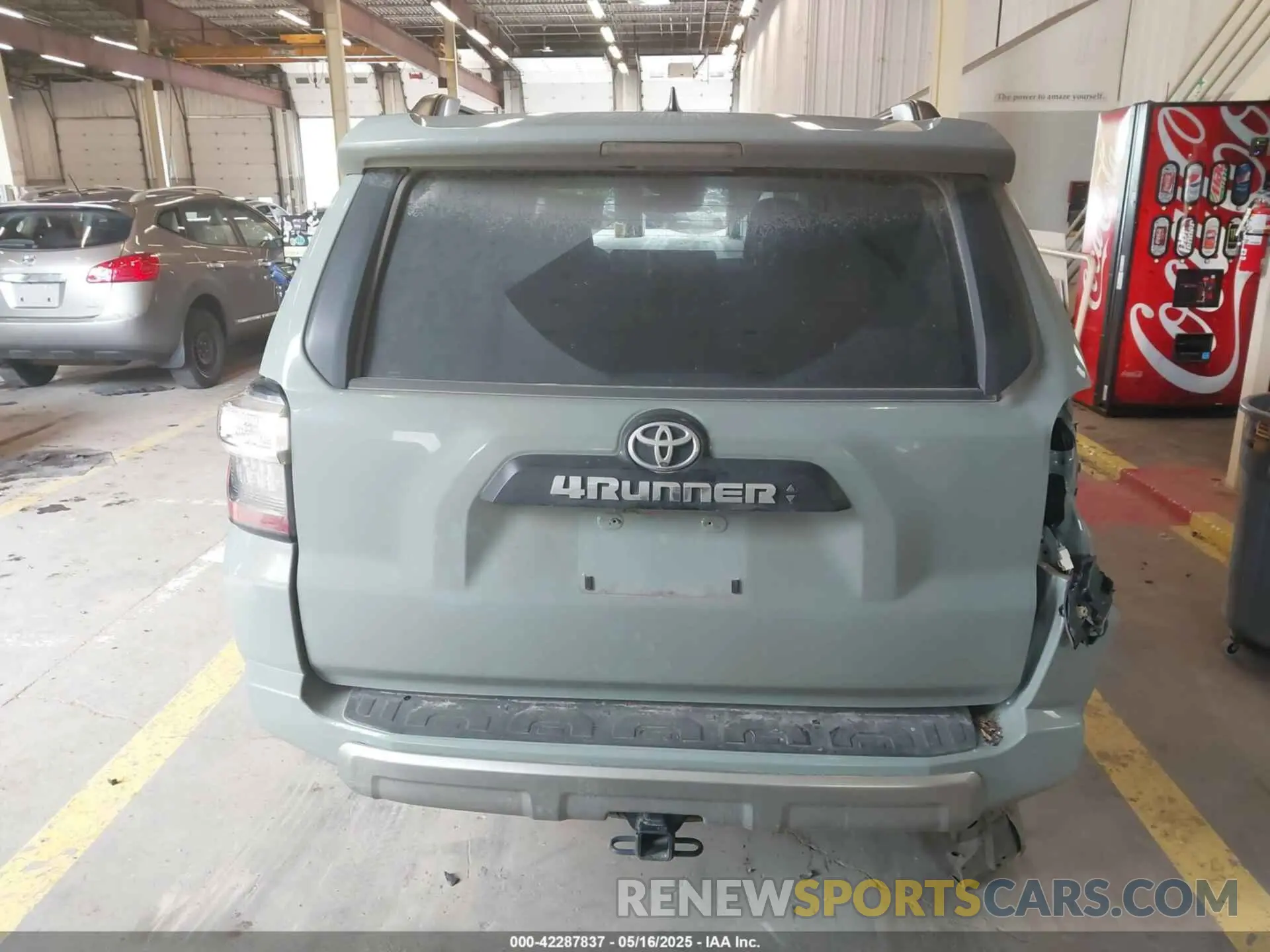 16 Photograph of a damaged car JTERU5JR5P6200817 TOYOTA 4RUNNER 2023