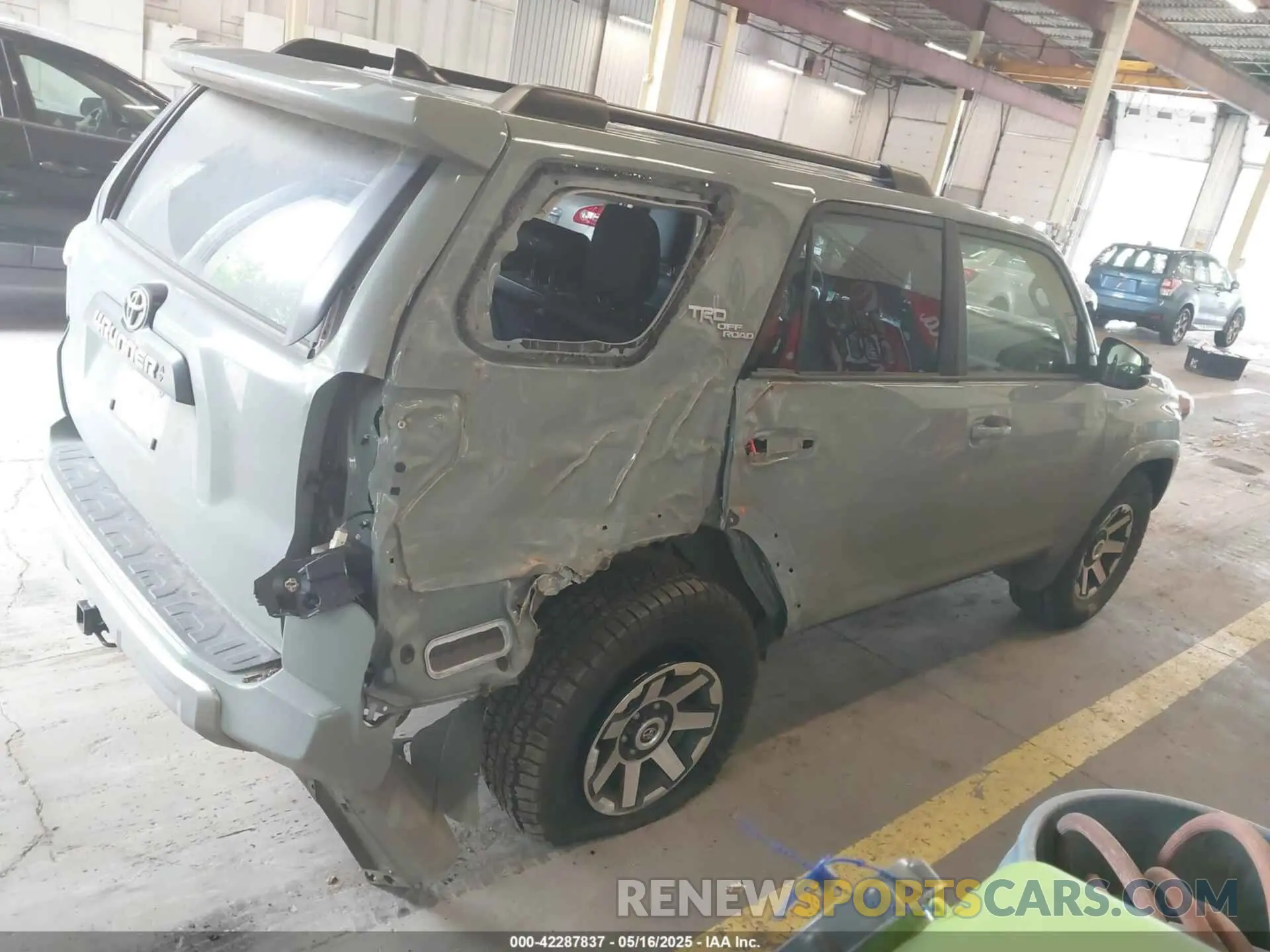 17 Photograph of a damaged car JTERU5JR5P6200817 TOYOTA 4RUNNER 2023
