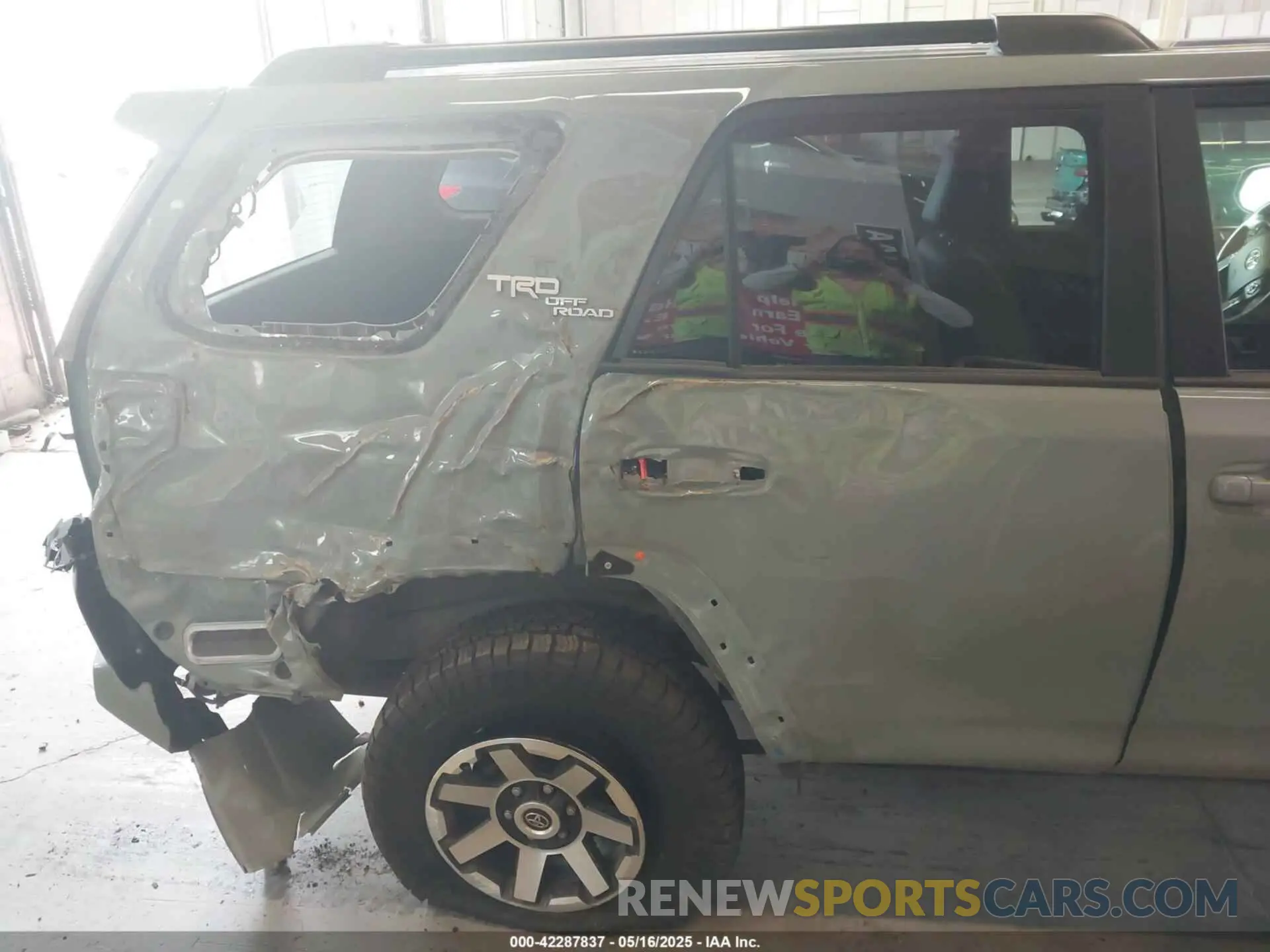 18 Photograph of a damaged car JTERU5JR5P6200817 TOYOTA 4RUNNER 2023
