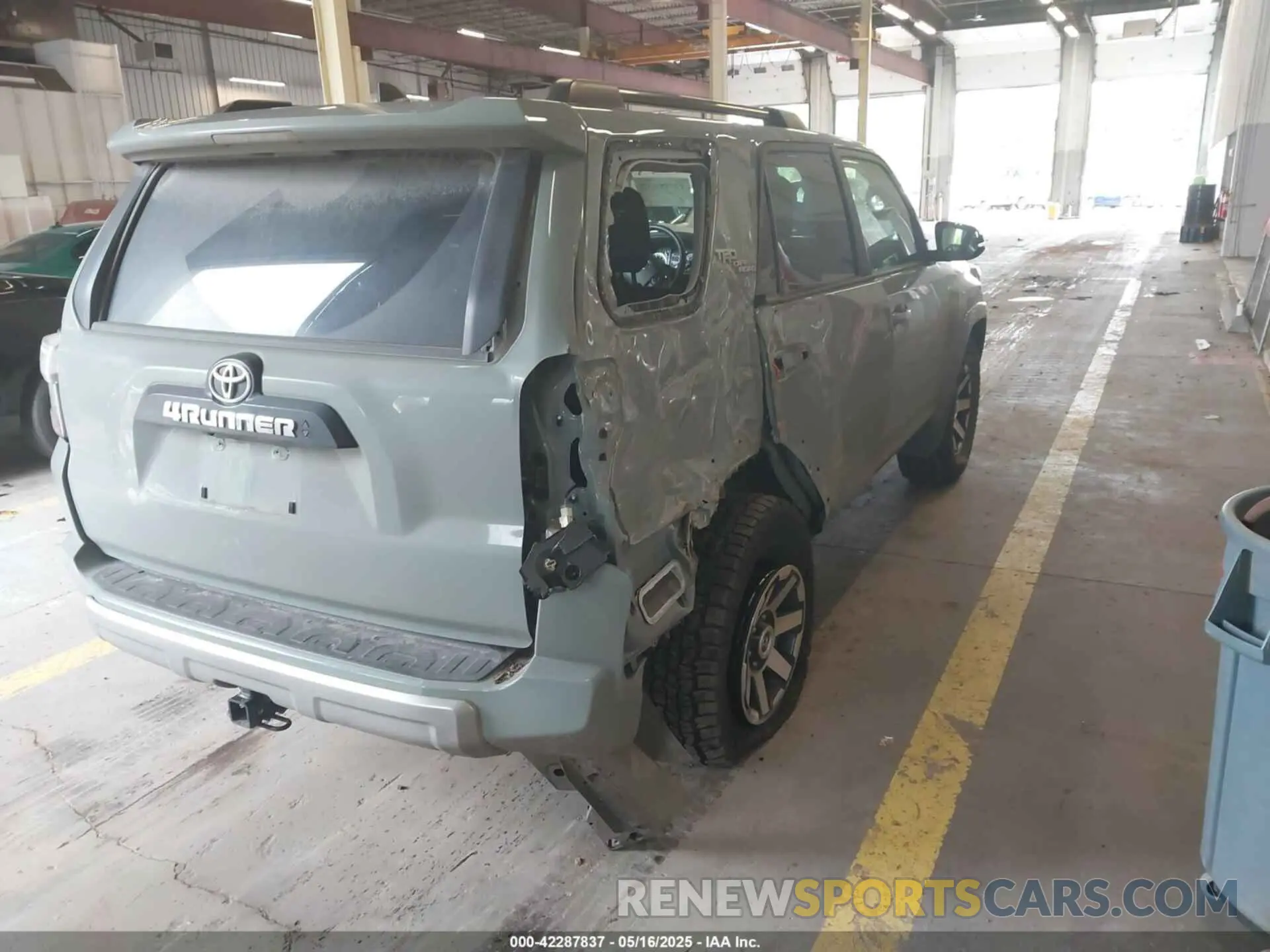 6 Photograph of a damaged car JTERU5JR5P6200817 TOYOTA 4RUNNER 2023
