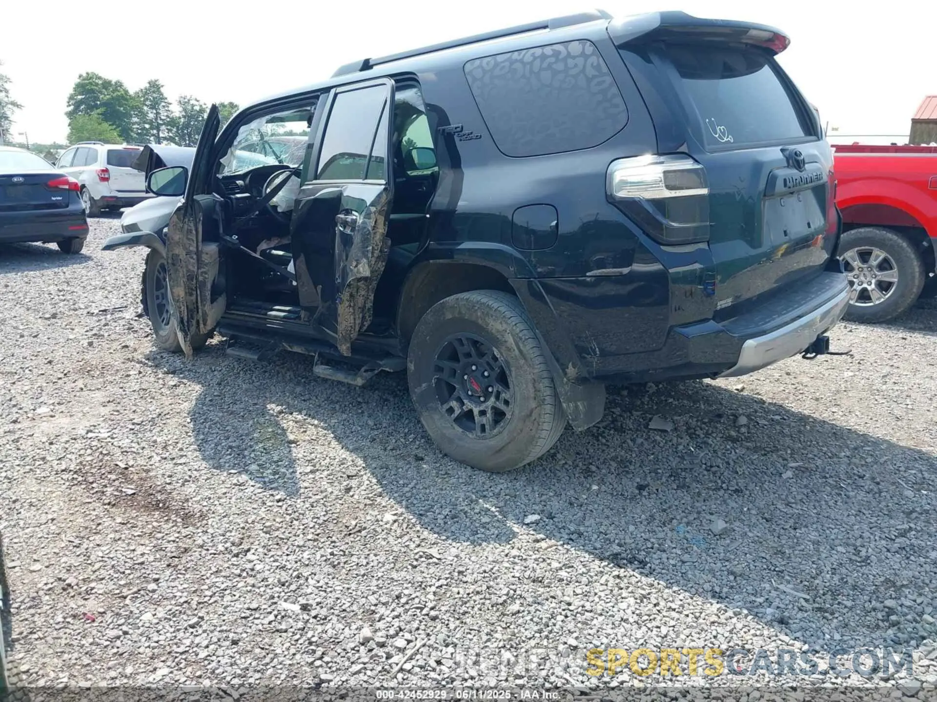3 Photograph of a damaged car JTERU5JR6P6160165 TOYOTA 4RUNNER 2023