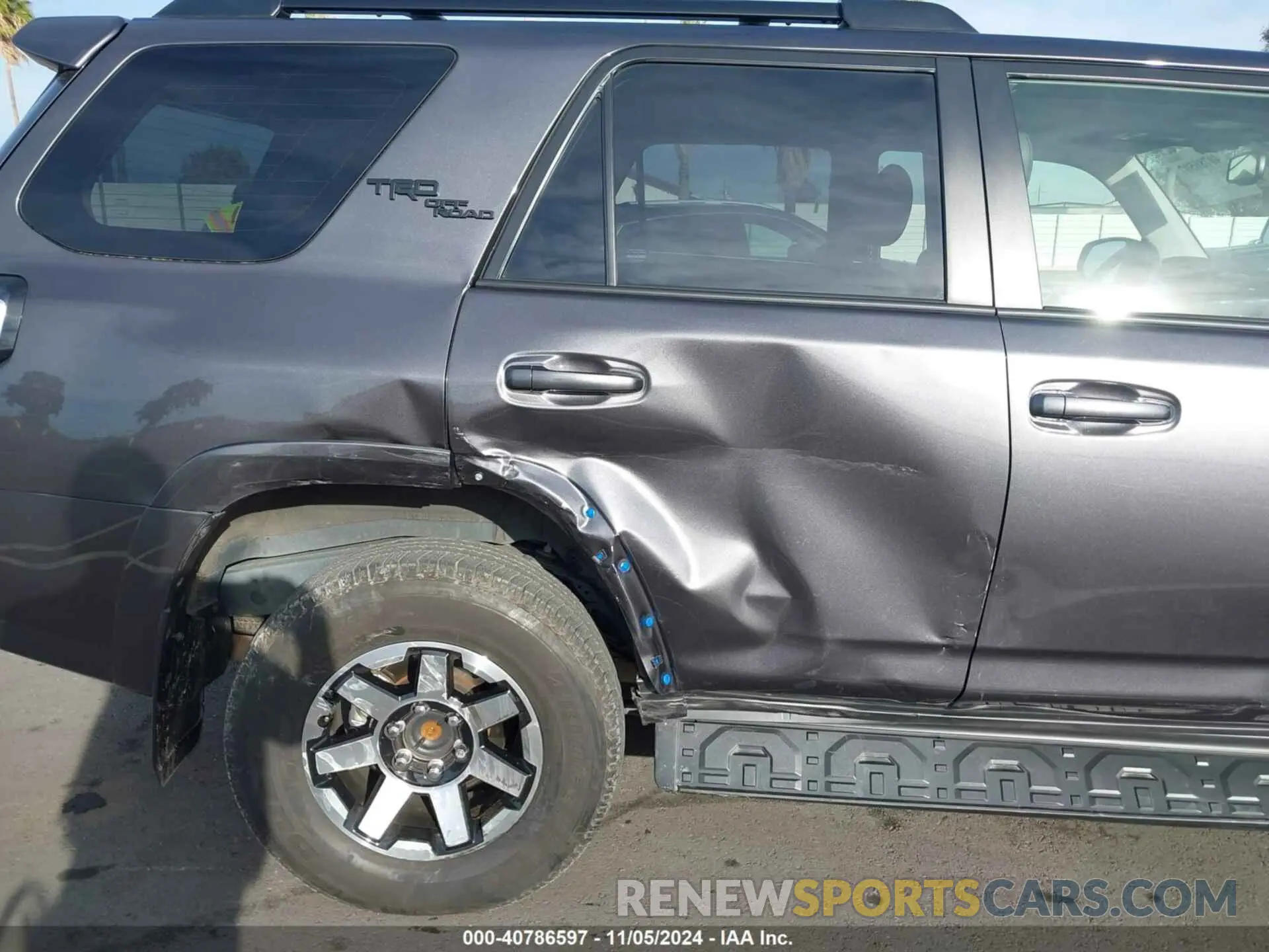 6 Photograph of a damaged car JTERU5JR7P6156495 TOYOTA 4RUNNER 2023