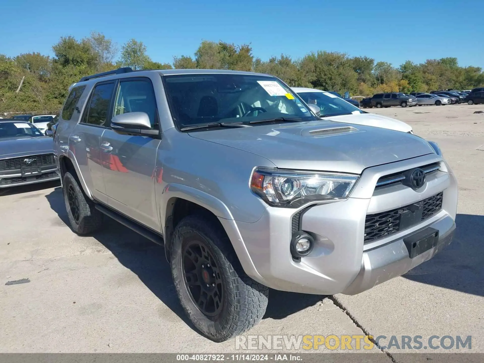 1 Photograph of a damaged car JTERU5JR7P6156755 TOYOTA 4RUNNER 2023