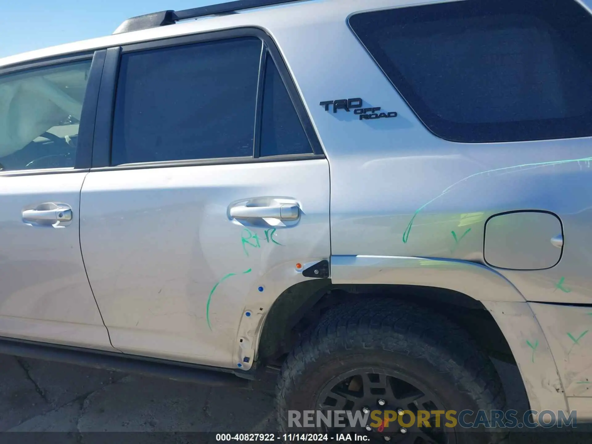 14 Photograph of a damaged car JTERU5JR7P6156755 TOYOTA 4RUNNER 2023