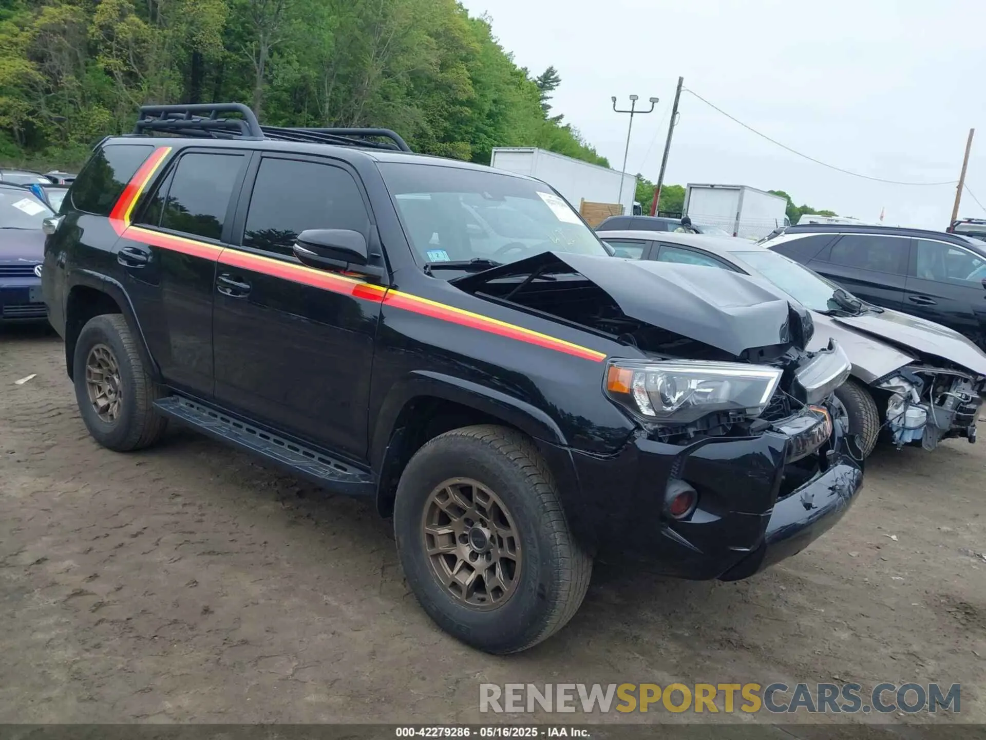1 Photograph of a damaged car JTEUU5JR5P6121724 TOYOTA 4RUNNER 2023
