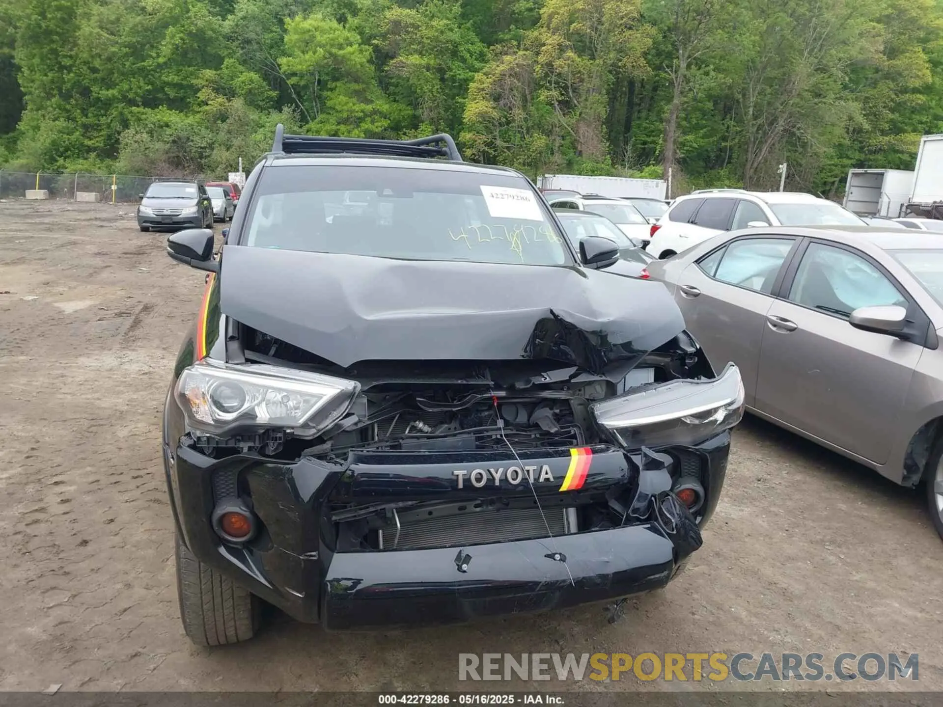 12 Photograph of a damaged car JTEUU5JR5P6121724 TOYOTA 4RUNNER 2023