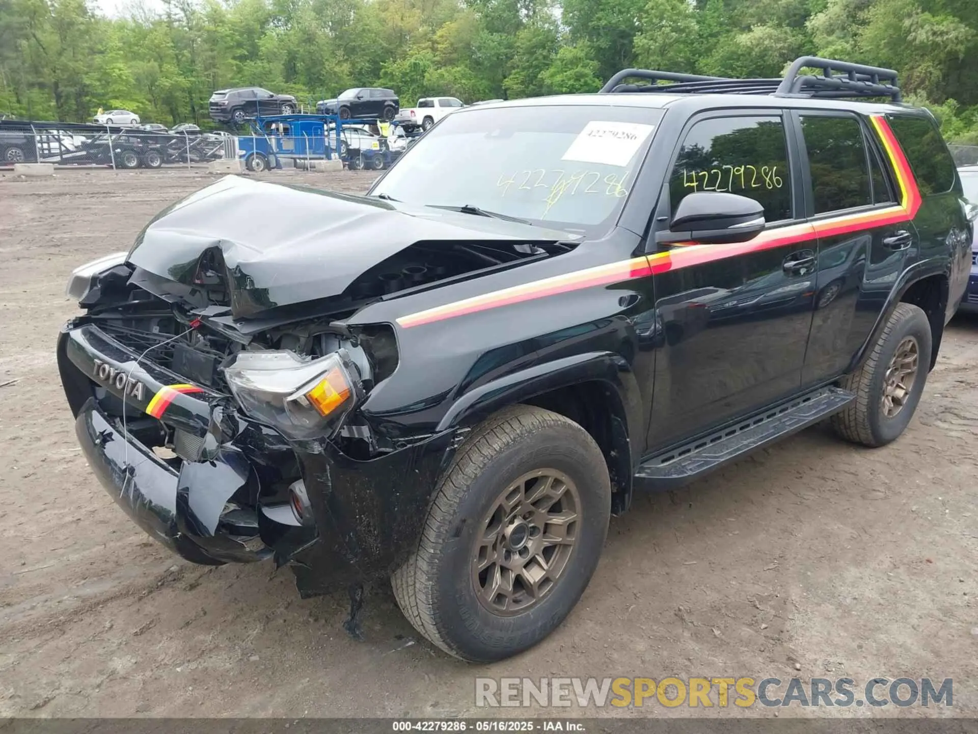 2 Photograph of a damaged car JTEUU5JR5P6121724 TOYOTA 4RUNNER 2023