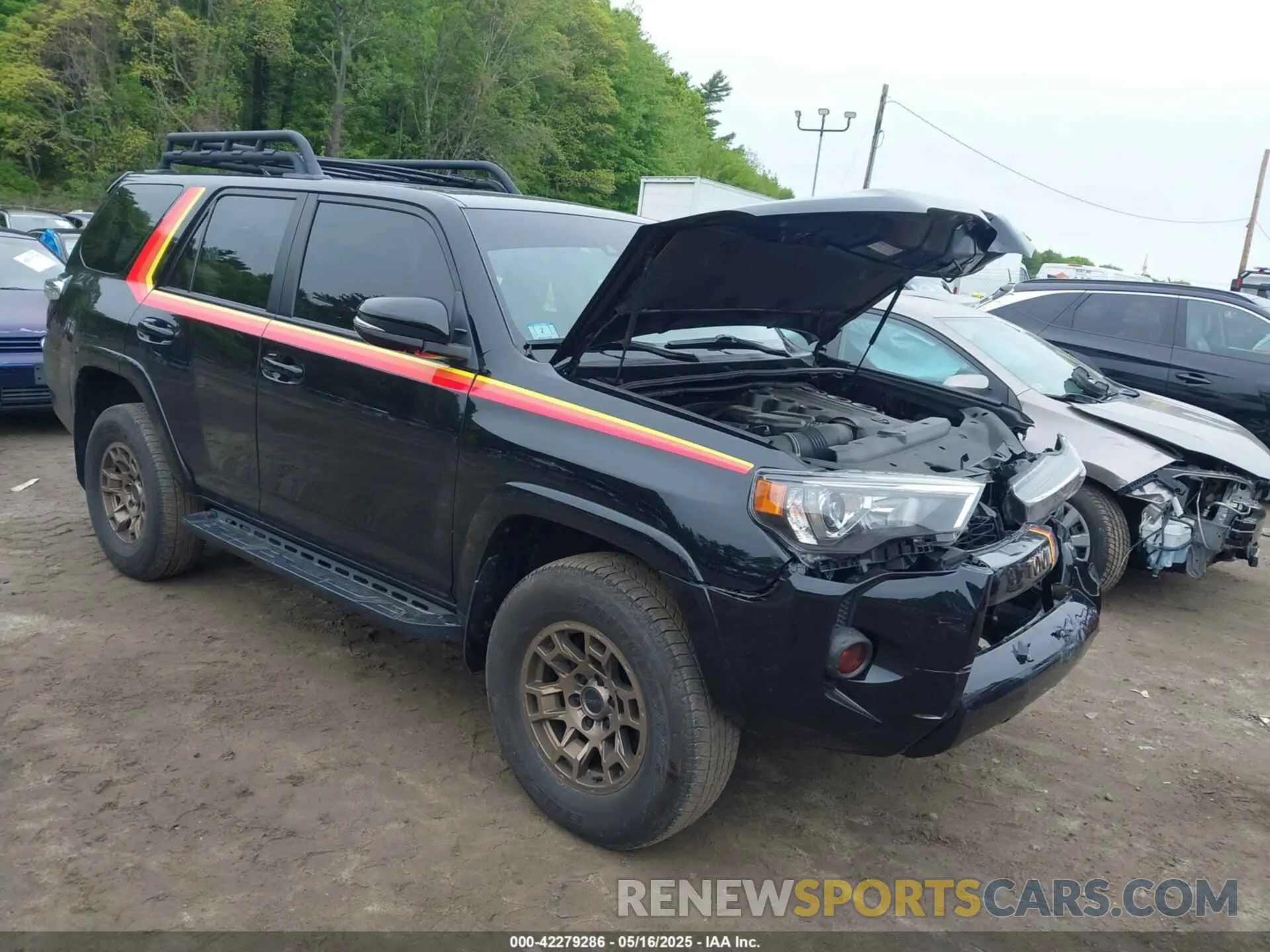 6 Photograph of a damaged car JTEUU5JR5P6121724 TOYOTA 4RUNNER 2023