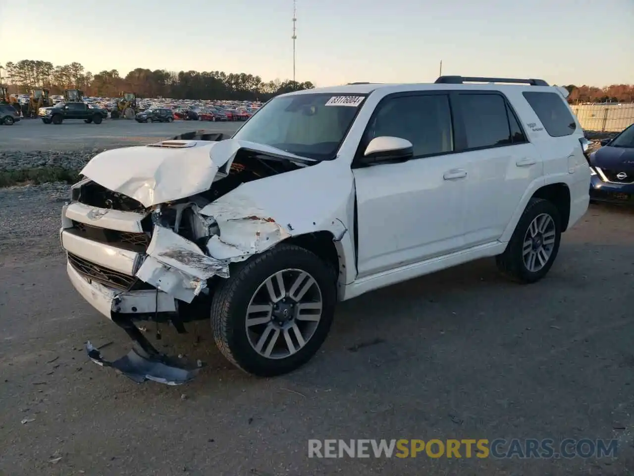 1 Photograph of a damaged car JTEAU5JR2R5305577 TOYOTA 4RUNNER 2024