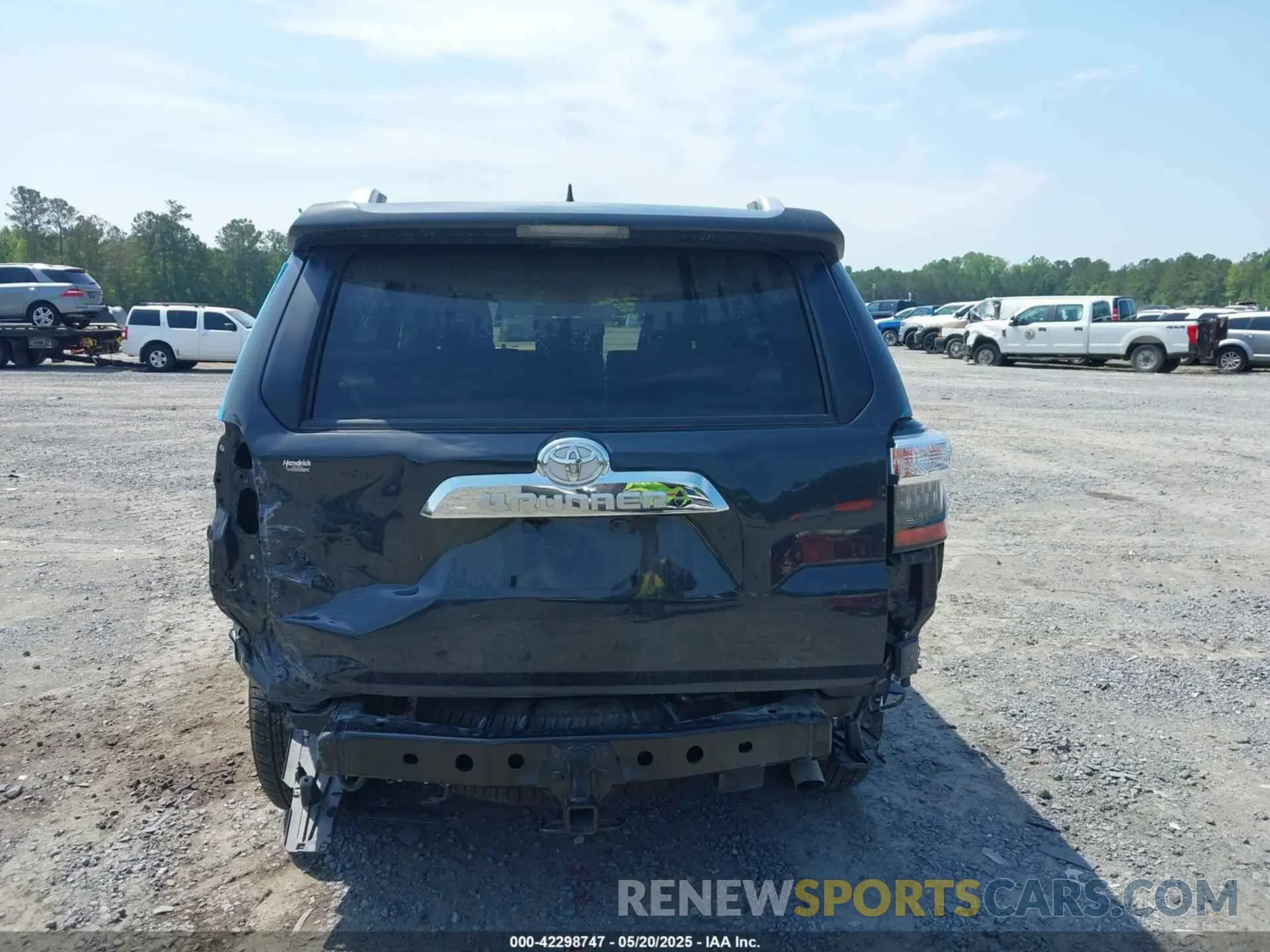 17 Photograph of a damaged car JTEDU5JR9R5306609 TOYOTA 4RUNNER 2024