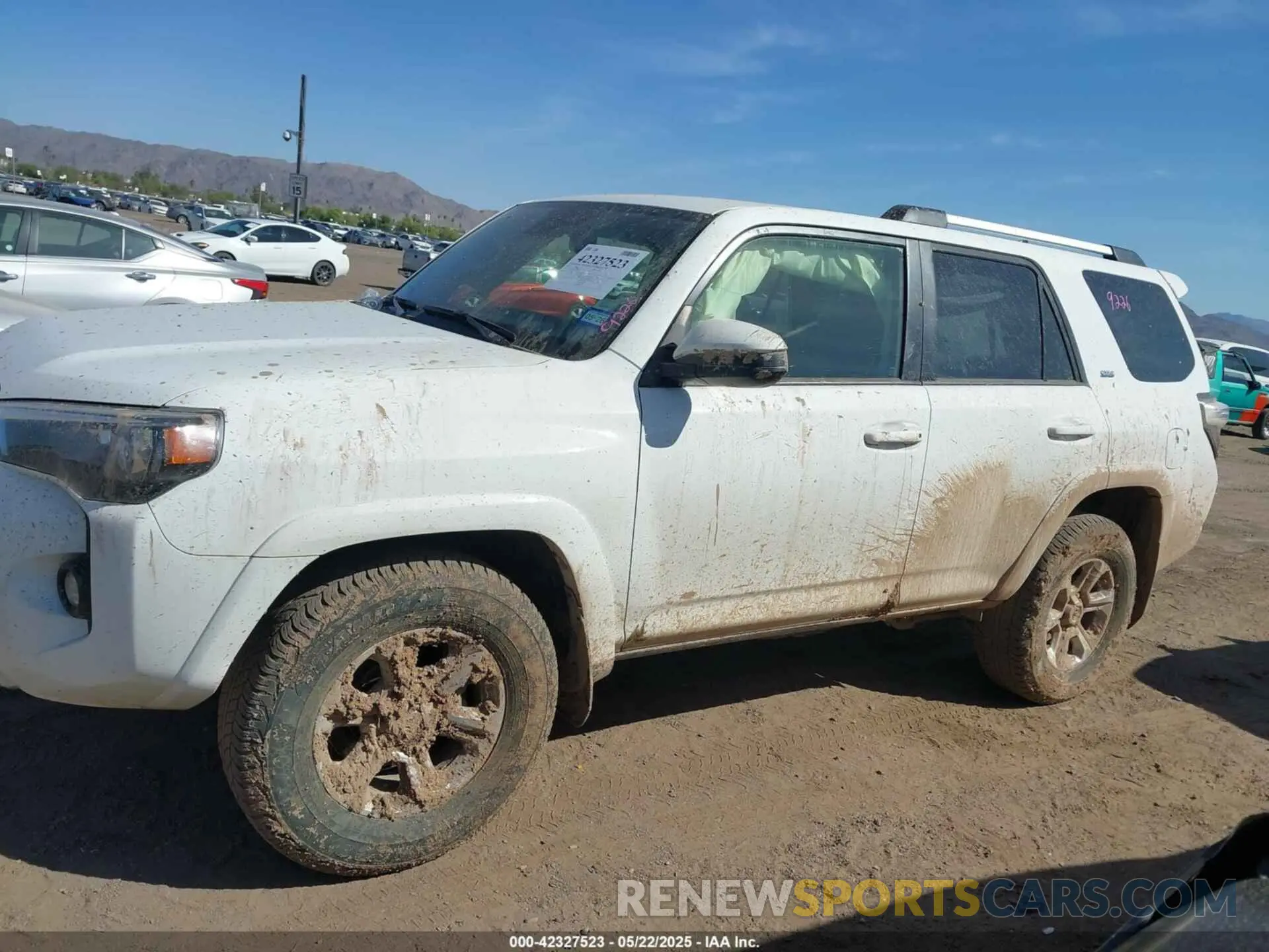 14 Photograph of a damaged car JTEEU5JR0R5313971 TOYOTA 4RUNNER 2024