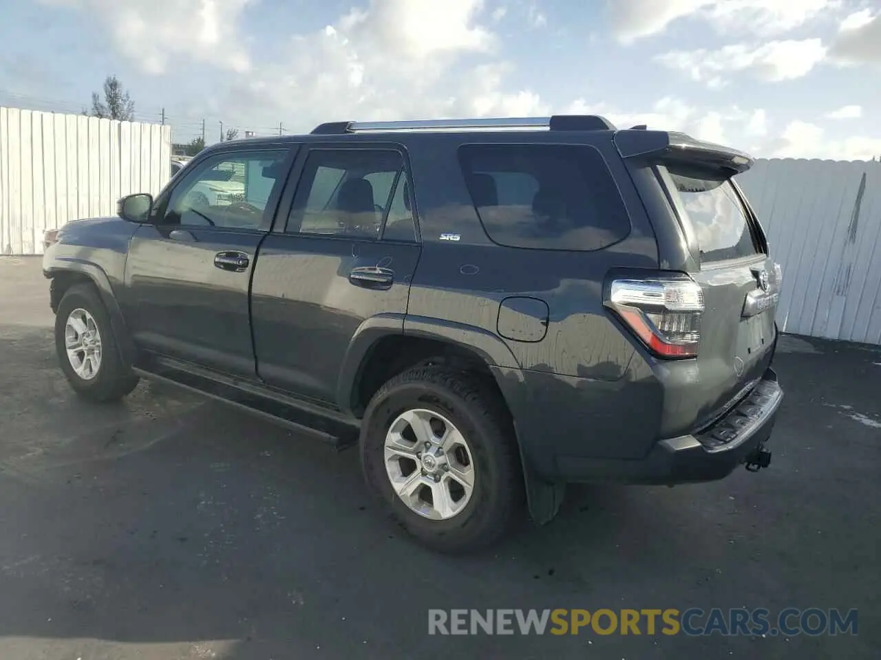 2 Photograph of a damaged car JTEEU5JR2R5306133 TOYOTA 4RUNNER 2024