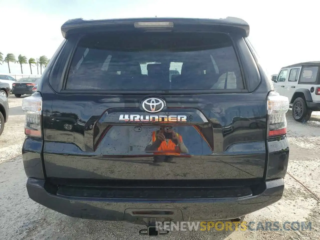 6 Photograph of a damaged car JTEEU5JR2R5307685 TOYOTA 4RUNNER 2024