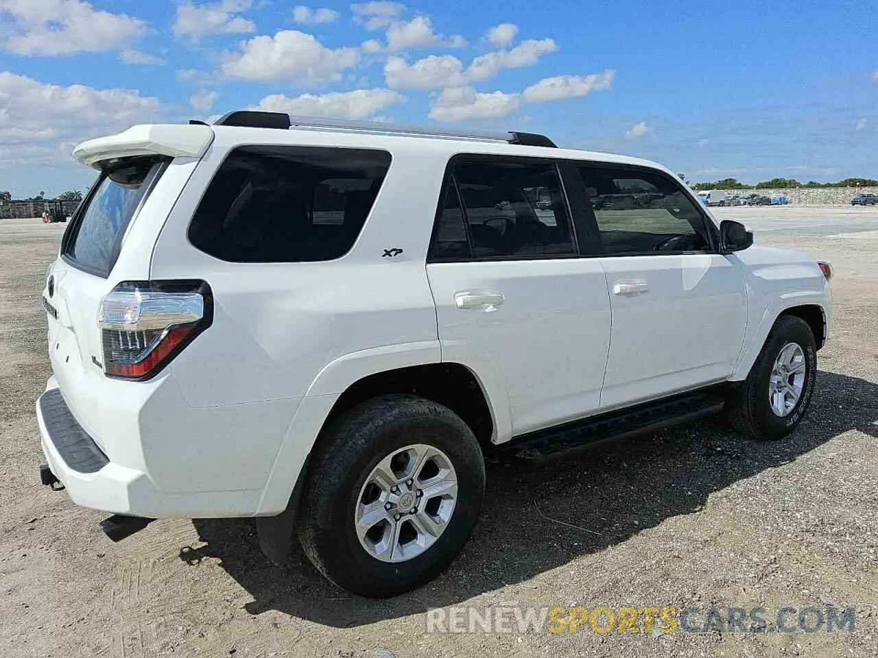 3 Photograph of a damaged car JTEEU5JR2R5314992 TOYOTA 4RUNNER 2024