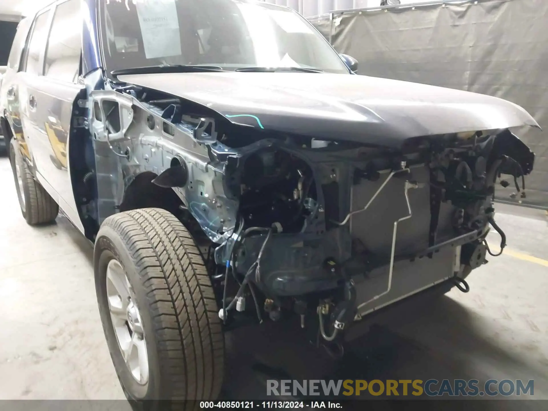 18 Photograph of a damaged car JTEEU5JR3R5316203 TOYOTA 4RUNNER 2024