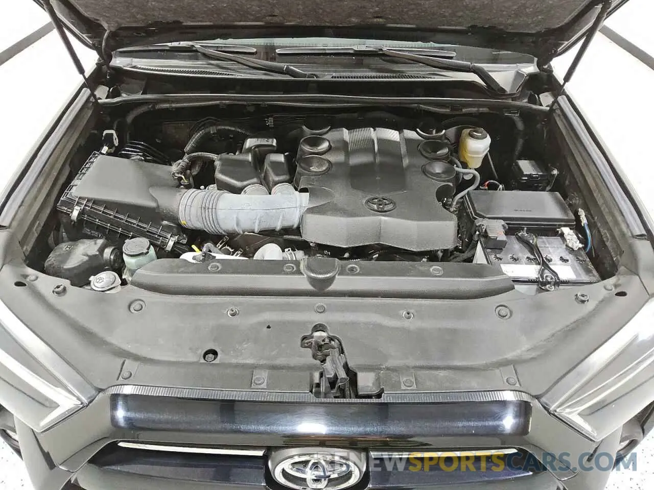 12 Photograph of a damaged car JTEEU5JR5R5306143 TOYOTA 4RUNNER 2024