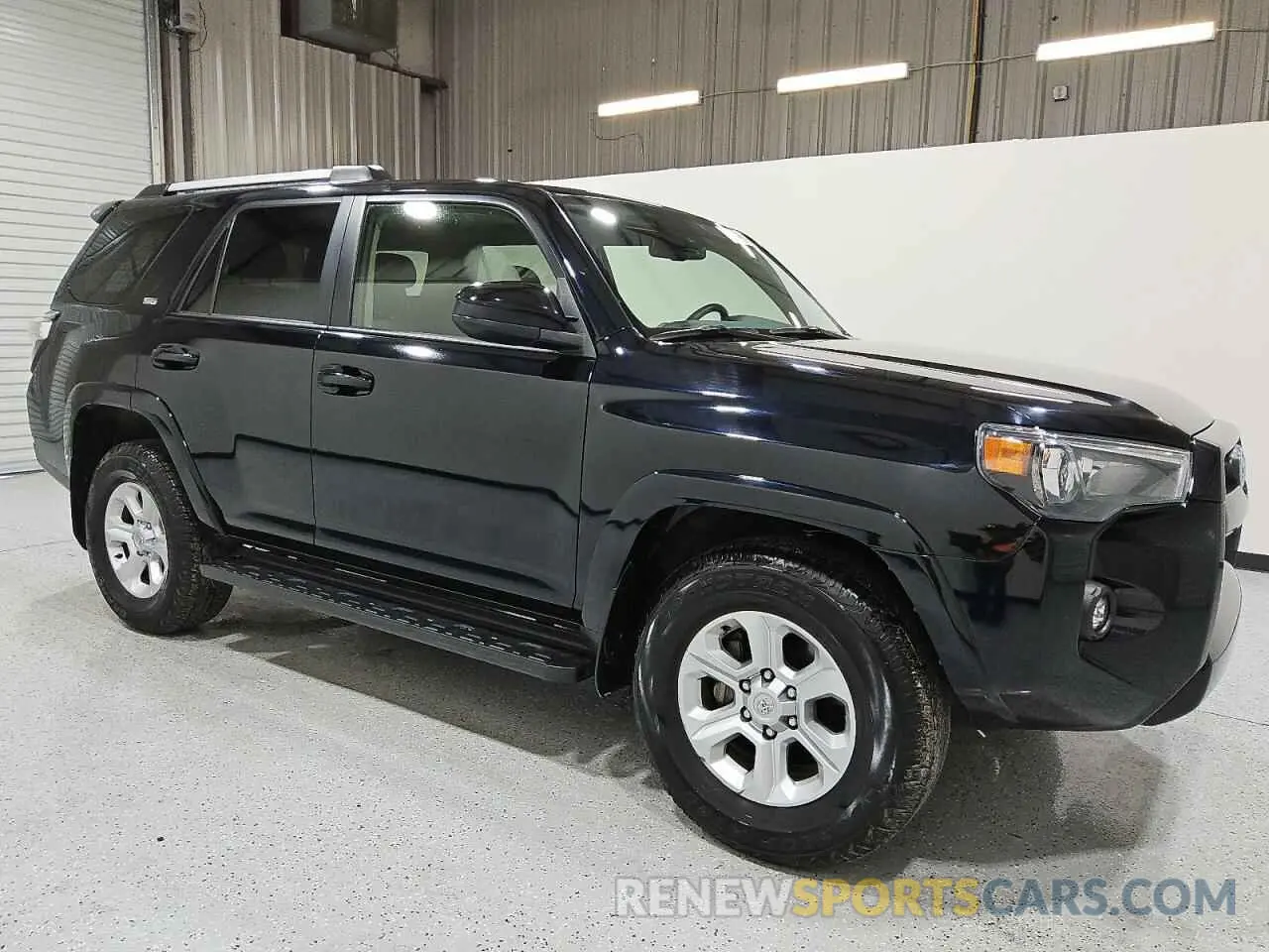 4 Photograph of a damaged car JTEEU5JR5R5306143 TOYOTA 4RUNNER 2024