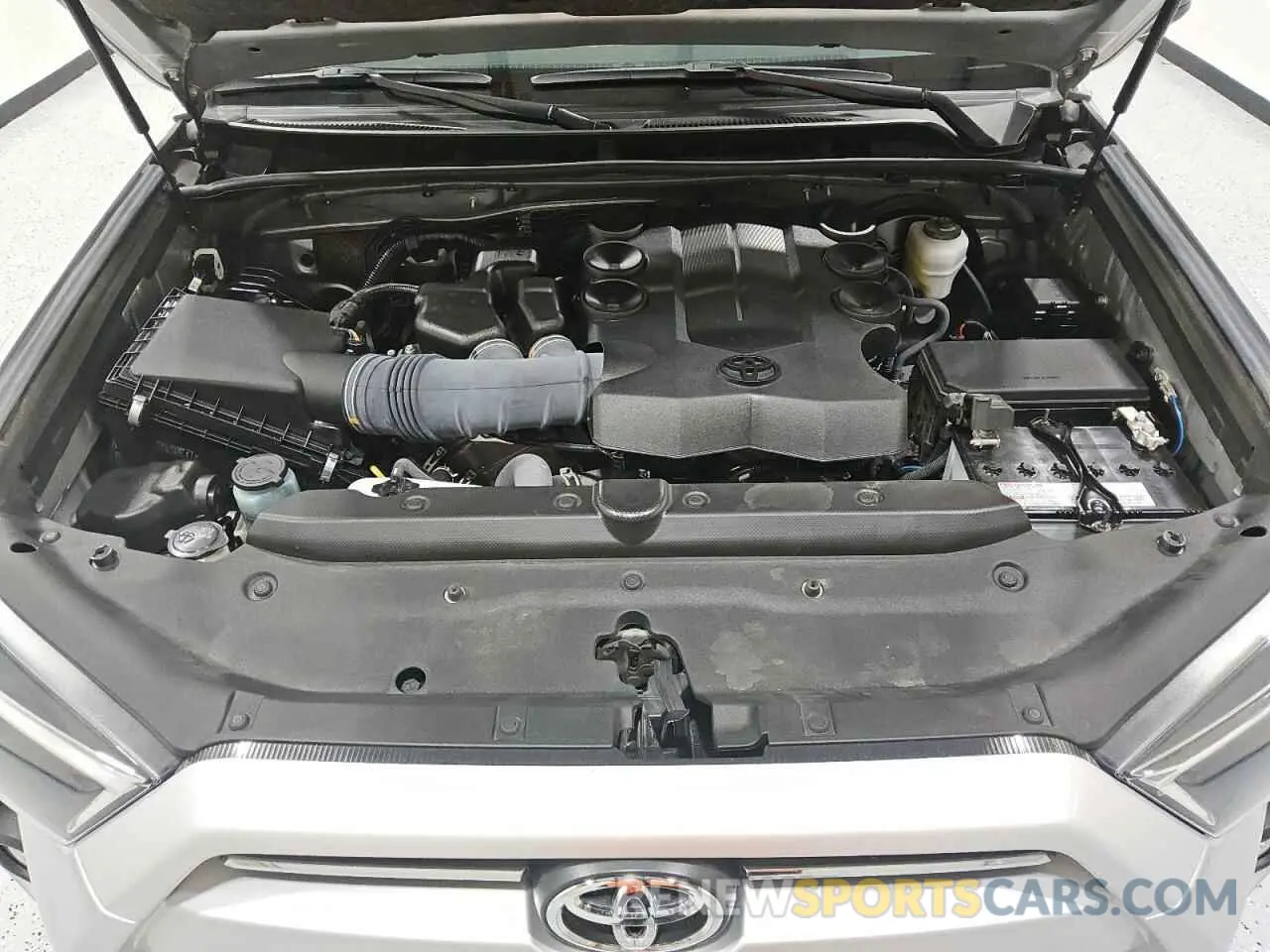 12 Photograph of a damaged car JTEEU5JR7R5307889 TOYOTA 4RUNNER 2024